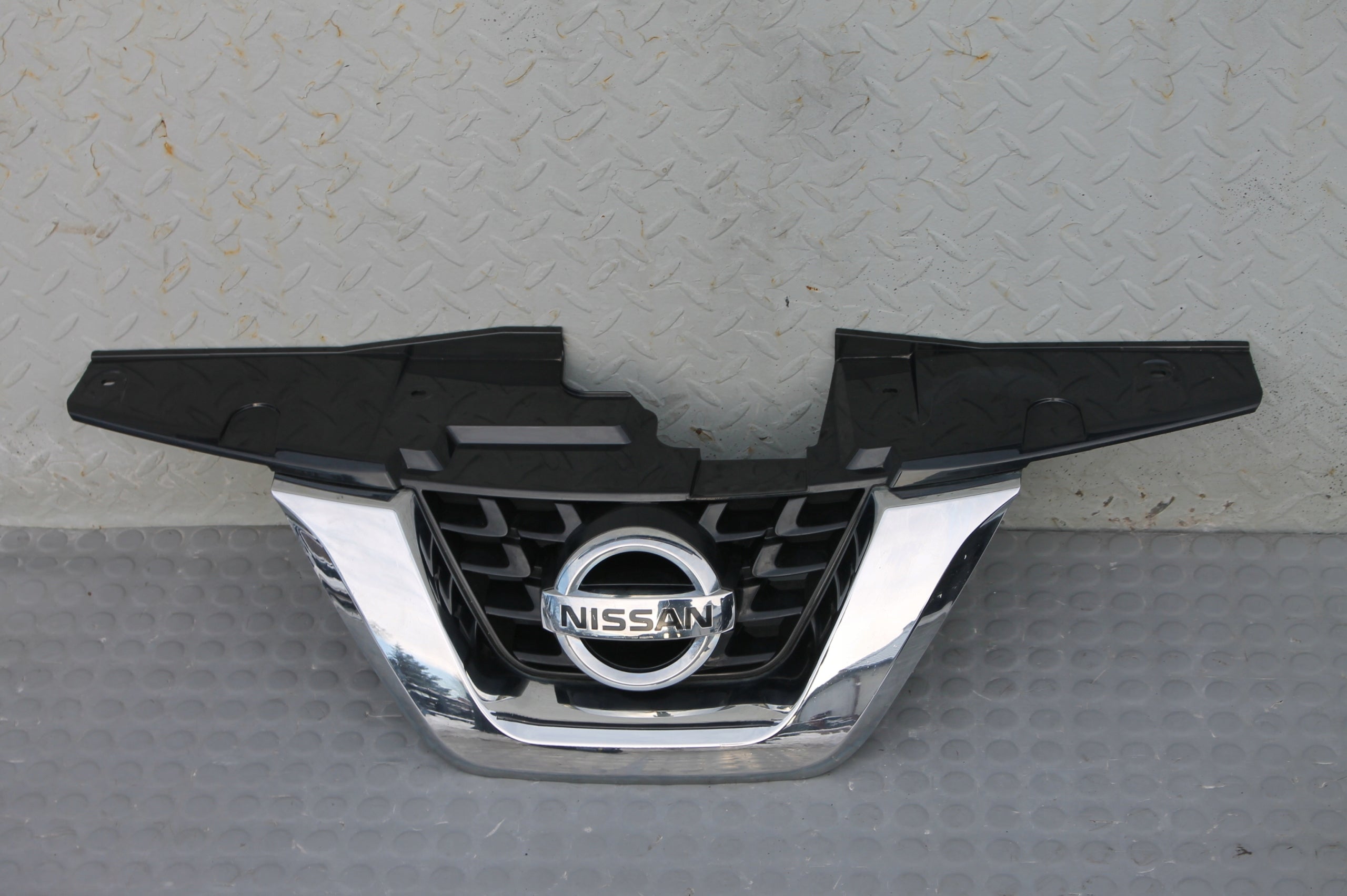 Kühlergrill Nissan JUKE 4 FRONTGRILL 62072BV82A Kühlergitter