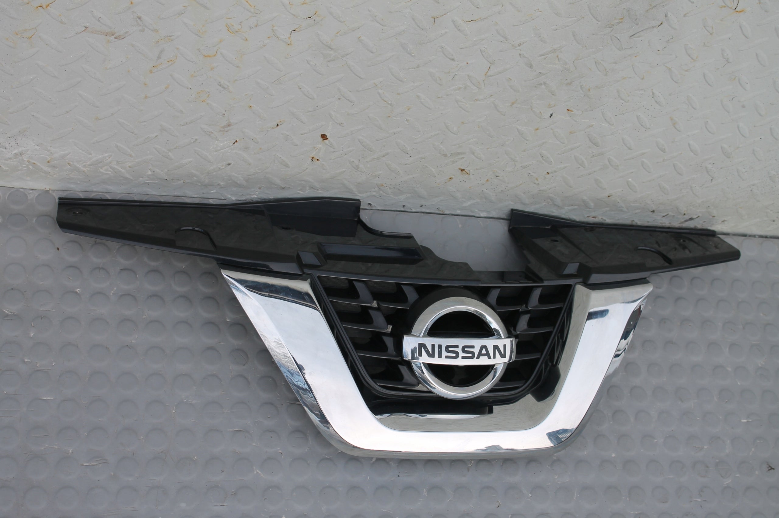 Kühlergrill Nissan JUKE 4 FRONTGRILL 62072BV82A Kühlergitter