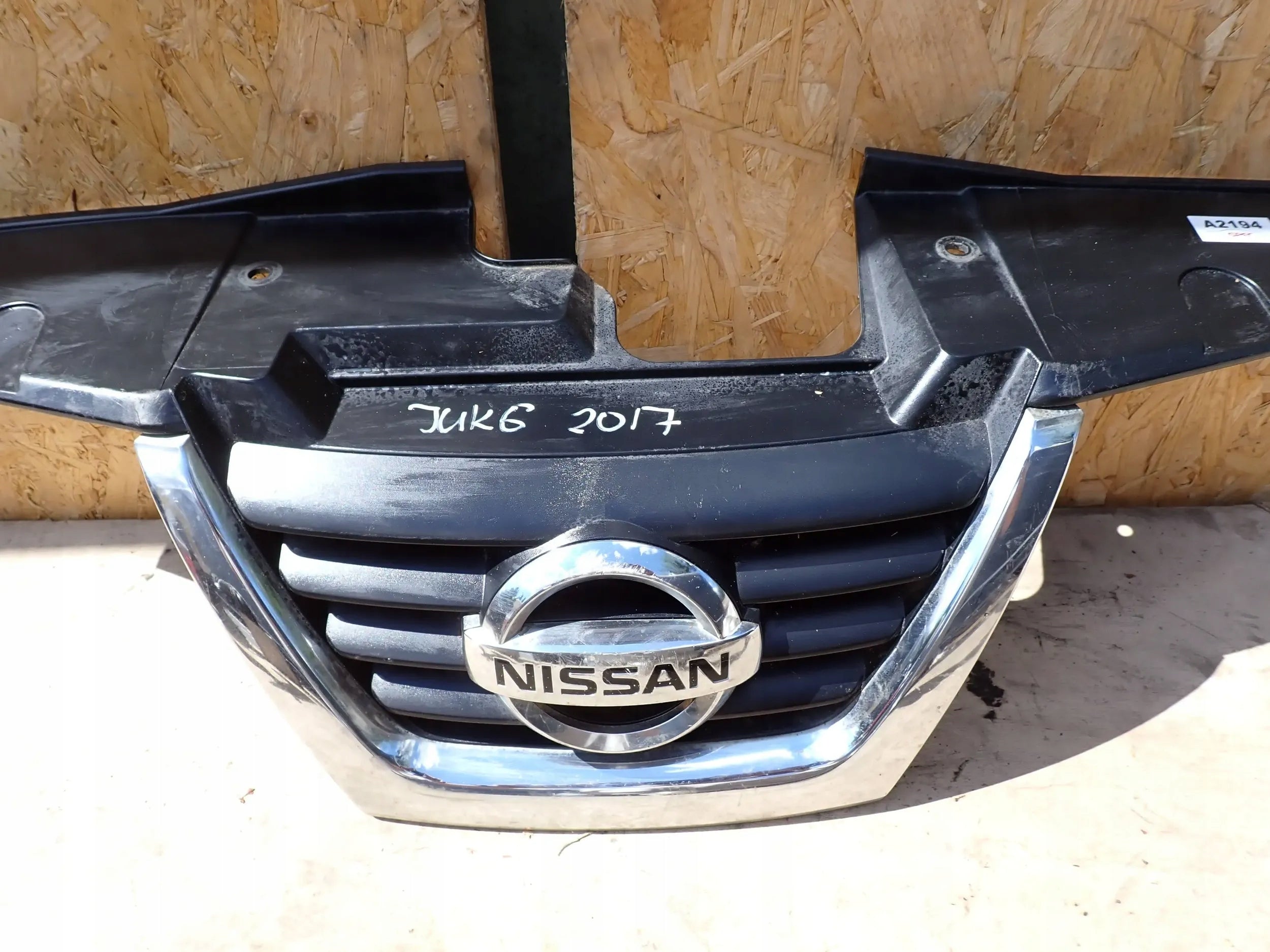 Kühlergrill Nissan JUKE F15 FRONTGRILL 620701KA6A Kühlergitter