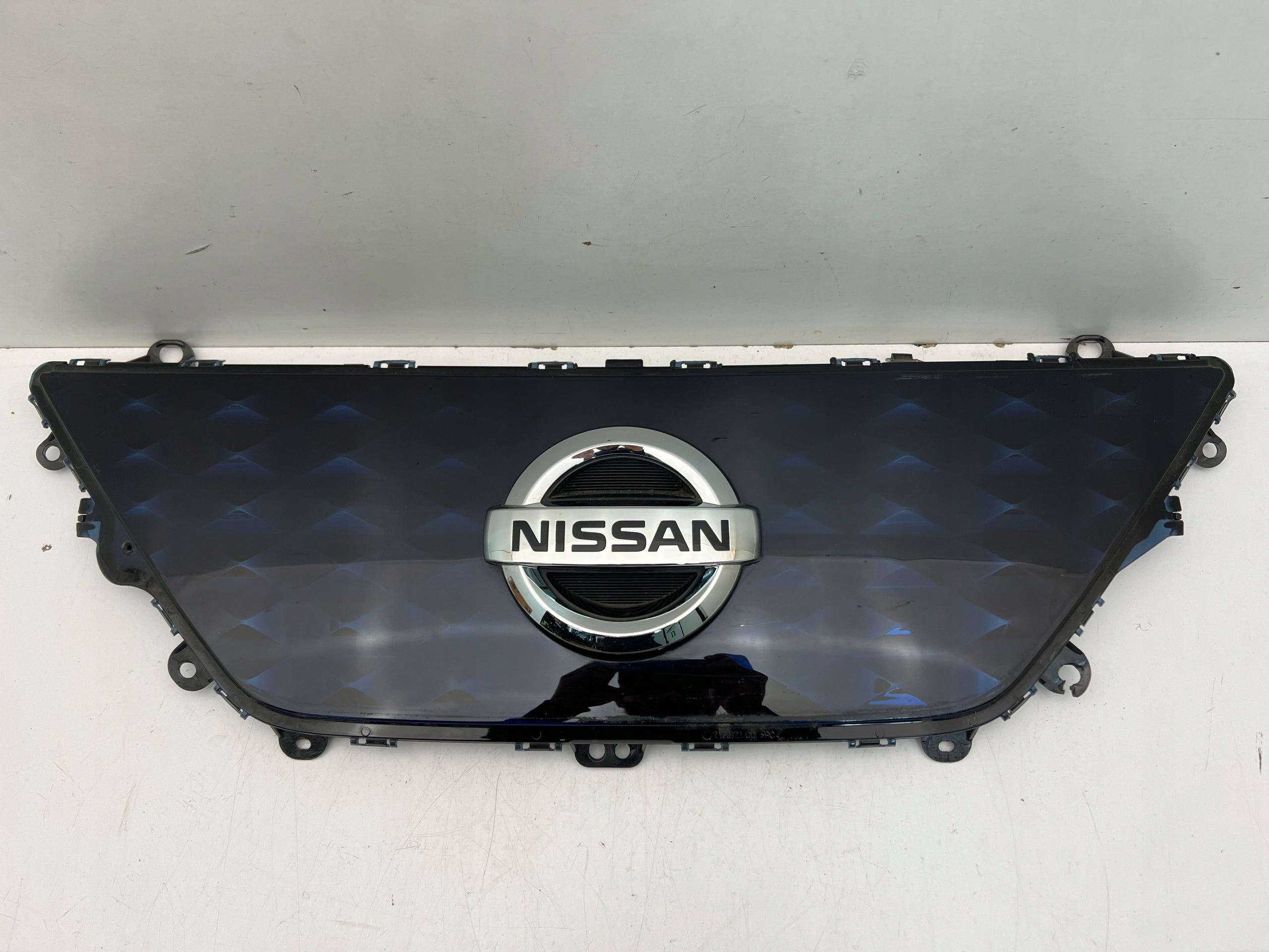 Kühlergrill Nissan ZE1 LEAF FRONTGRILL 620725SK0B Kühlergitter