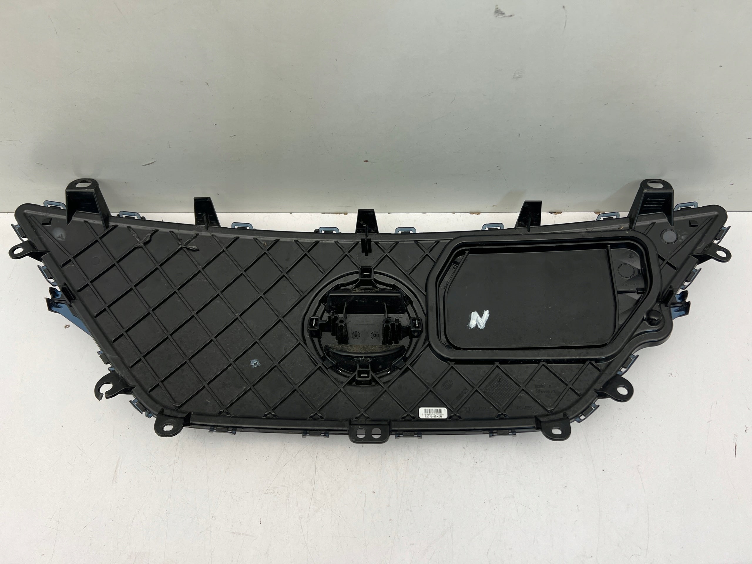 Kühlergrill Nissan ZE1 LEAF FRONTGRILL 620725SK0B Kühlergitter