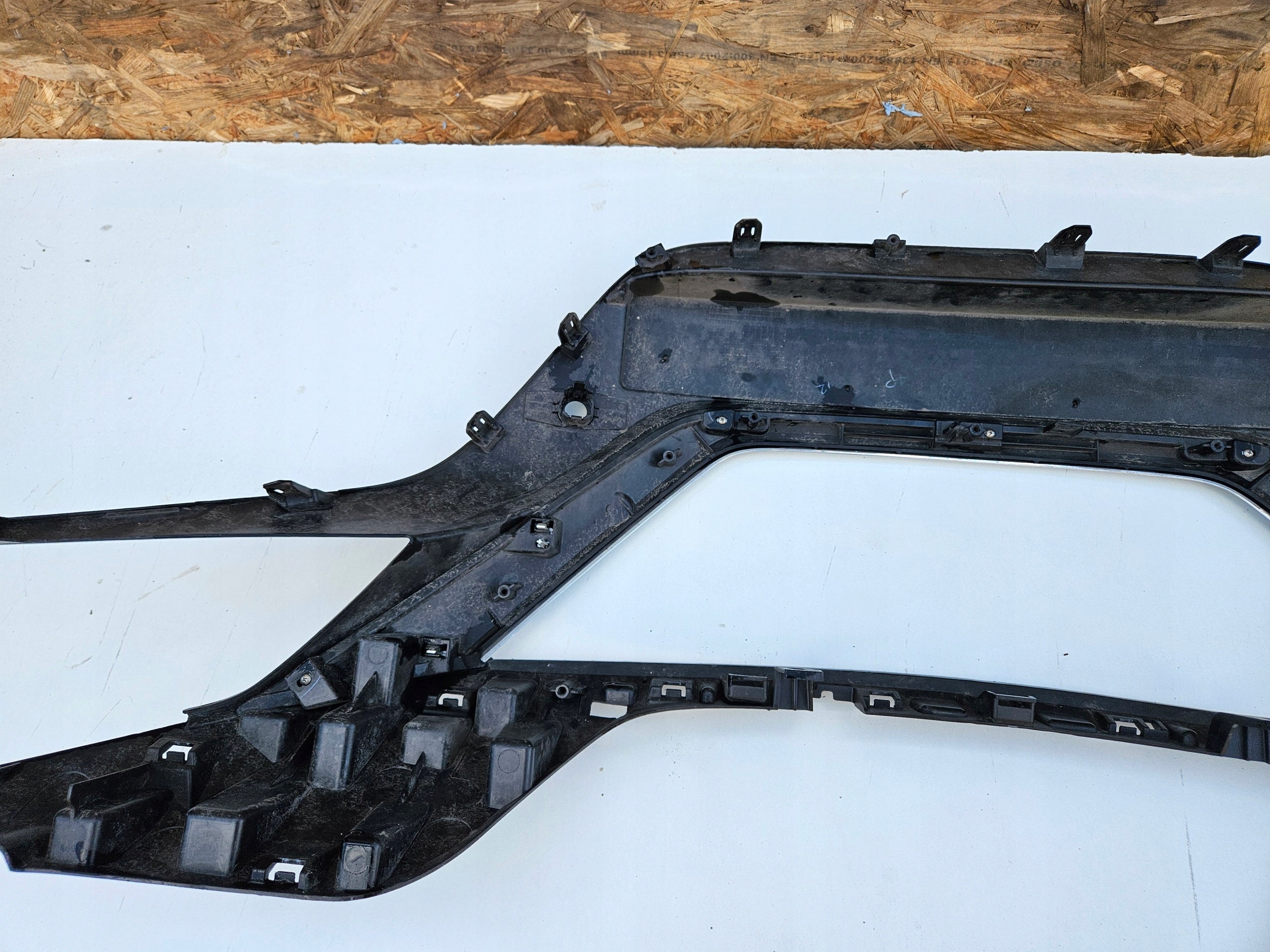 Kühlergrill Nissan LEAF FRONTGRILL 620705SH0A Kühlergitter