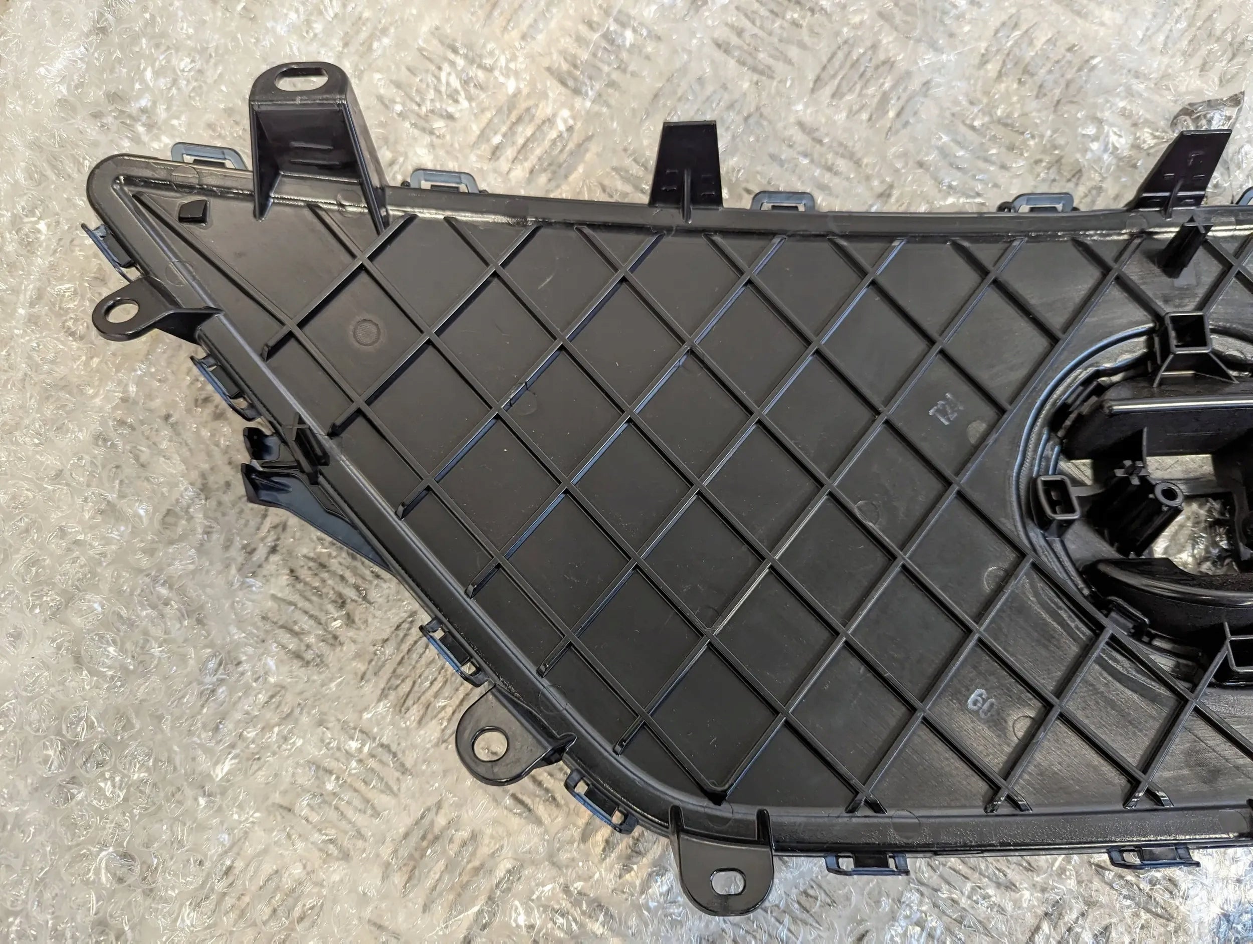 Kühlergrill Nissan LEAF 4 ZE1 FRONTGRILL 620725SK0D Kühlergitter