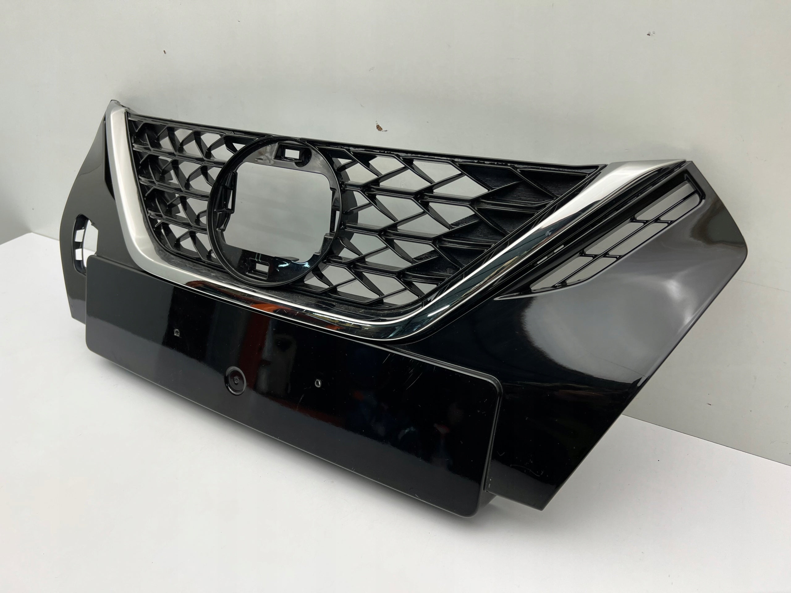 Kühlergrill Nissan MICRA K14 FRONTGRILL 623105FP0A Kühlergitter