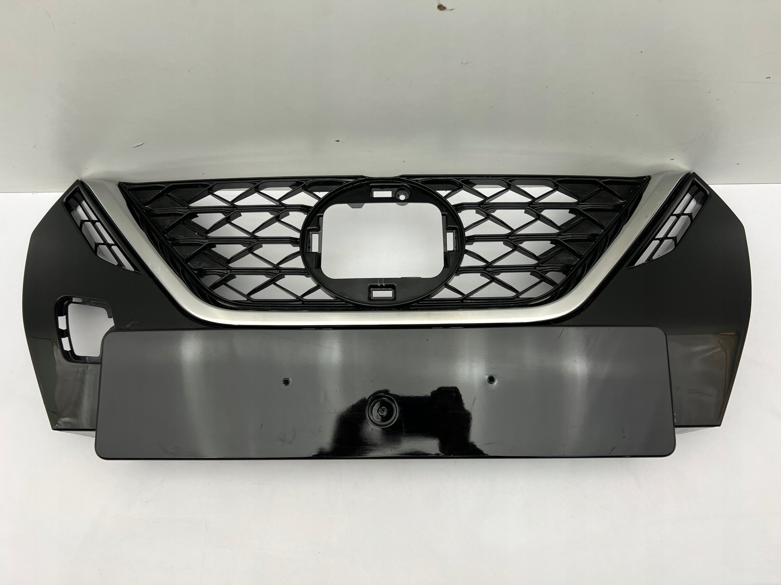 Kühlergrill Nissan MICRA K14 FRONTGRILL 623105FP0A Kühlergitter