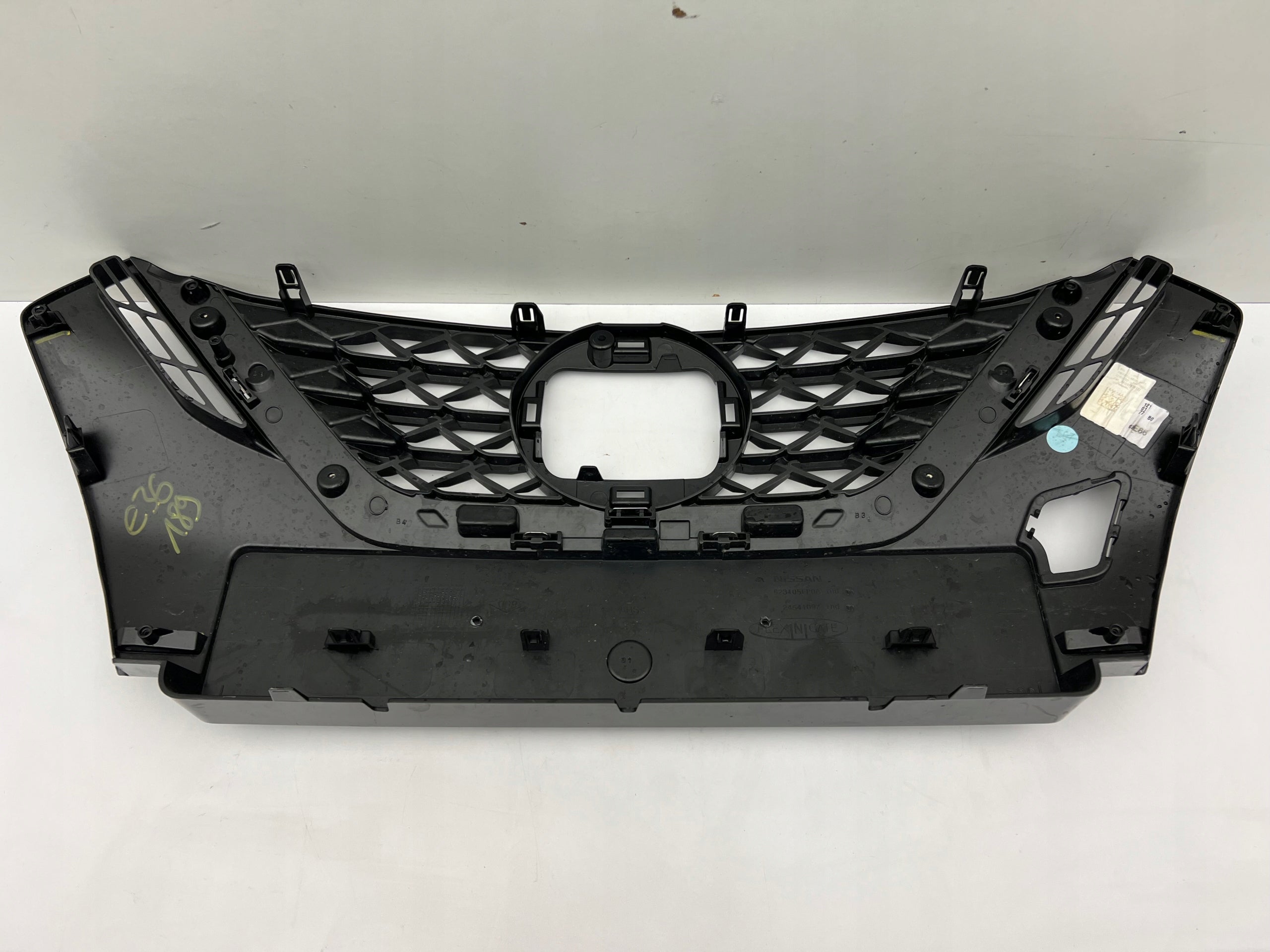 Kühlergrill Nissan MICRA K14 FRONTGRILL 623105FP0A Kühlergitter