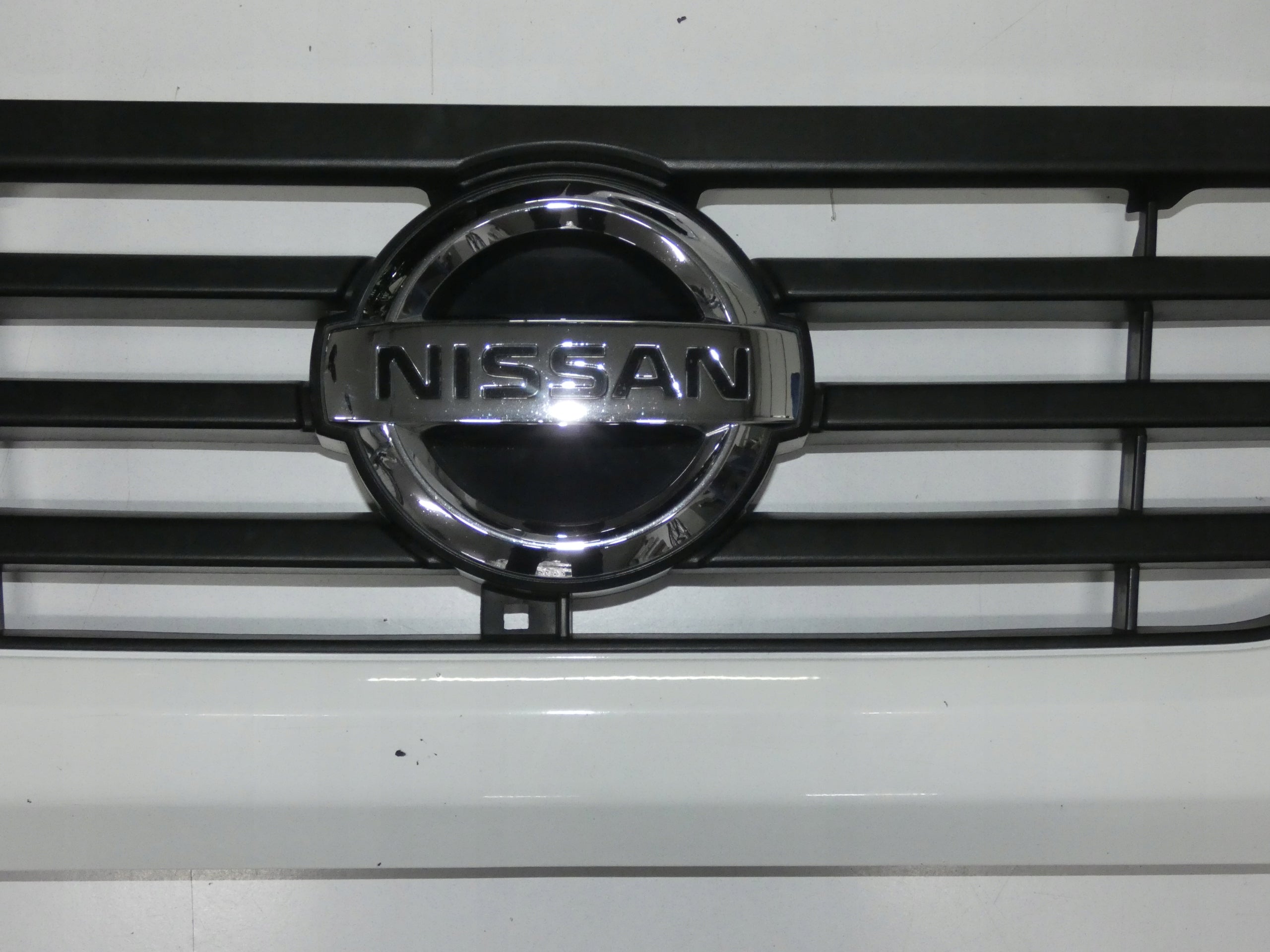 Kühlergrill Nissan CABSTAR MICRA K12 FRONTGRILL 6232062320 Kühlergitter