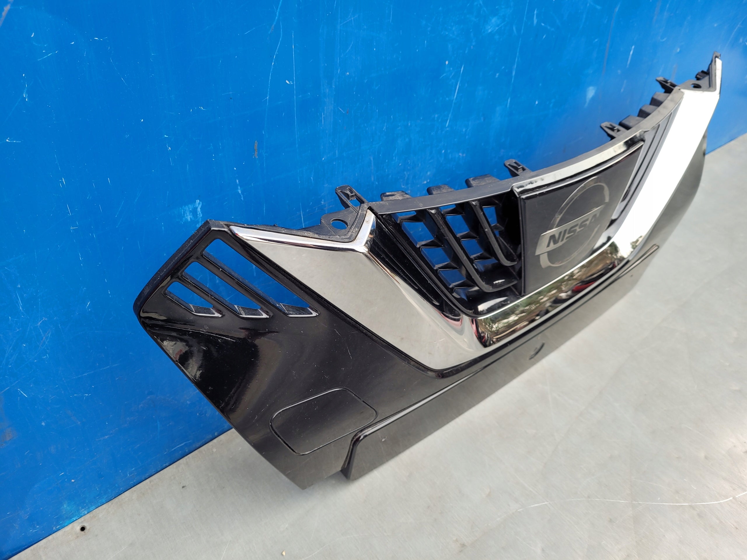 Kühlergrill Nissan MICRA K14 FRONTGRILL 623105FA0A Kühlergitter