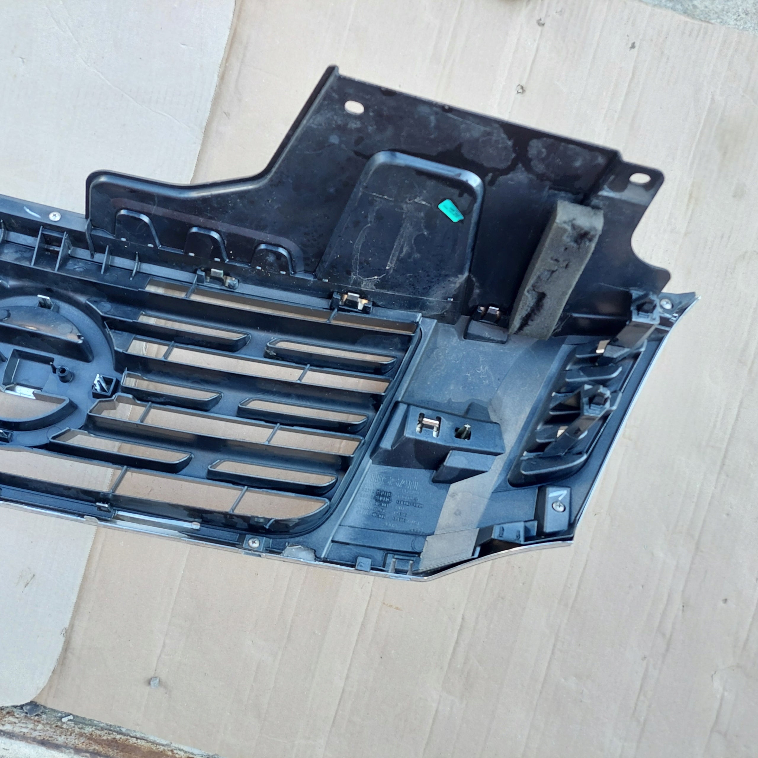 Kühlergrill Nissan 4 NAVARA NP300 FRONTGRILL 623104kj0d Kühlergitter