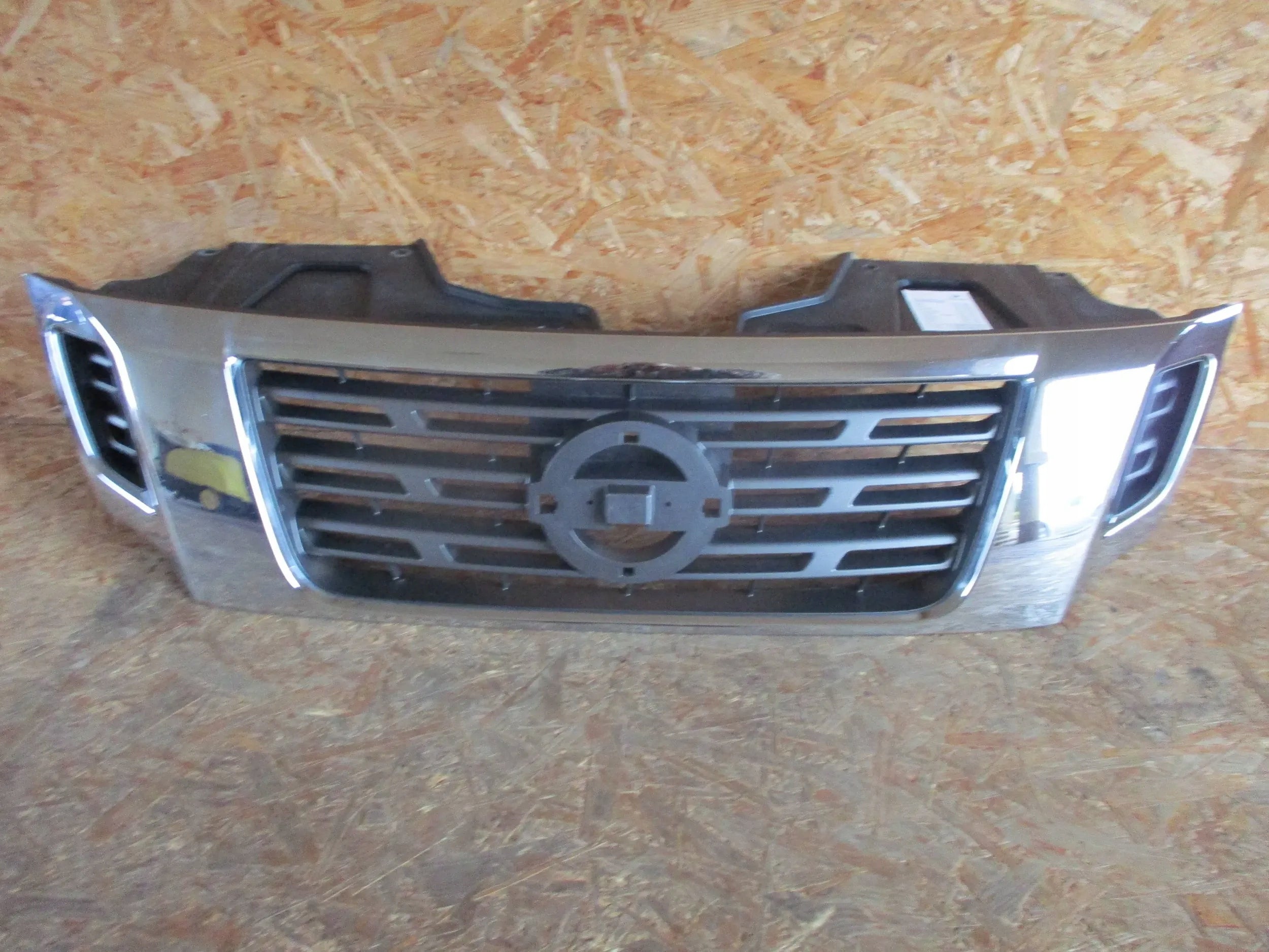 Kühlergrill Nissan NAVARA FRONTGRILL 623104KJ1H Kühlergitter