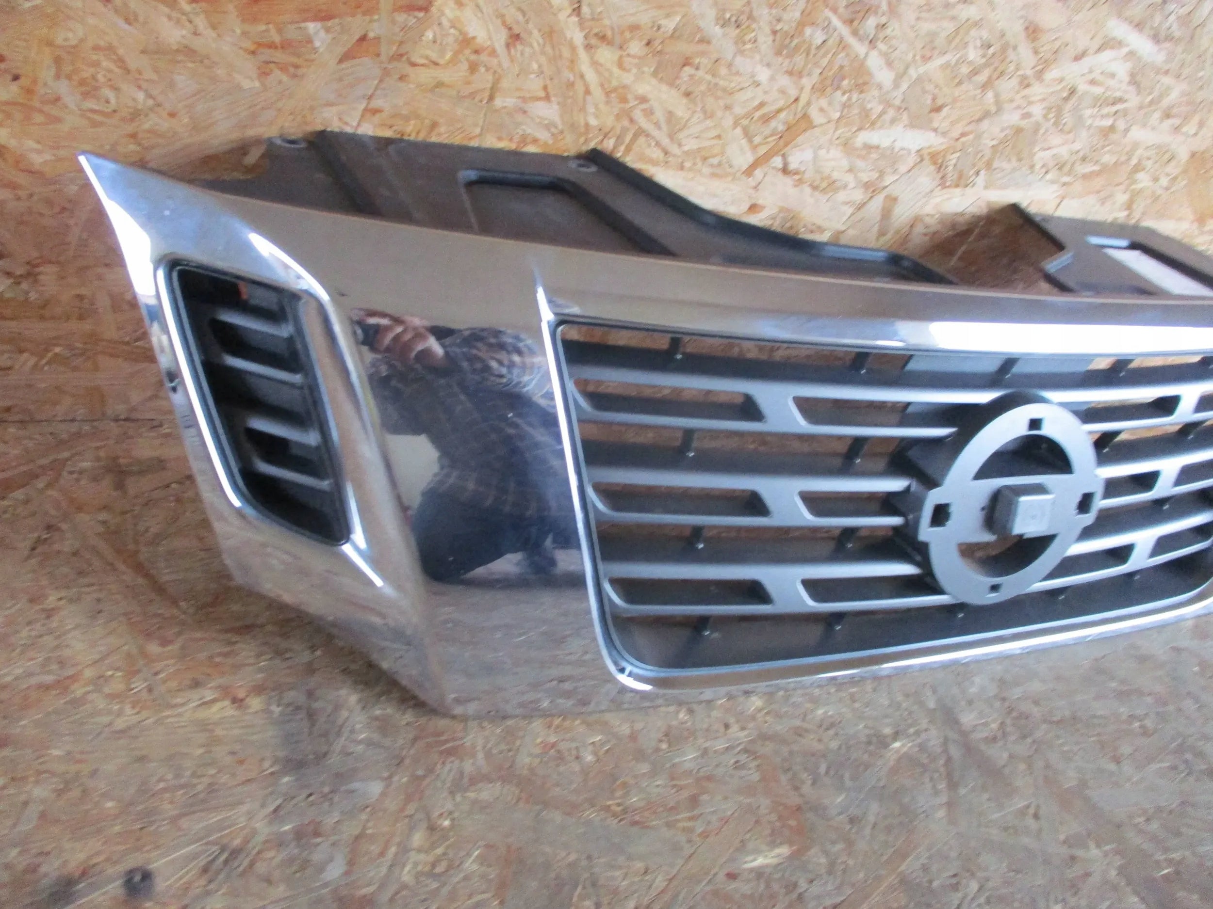 Kühlergrill Nissan NAVARA FRONTGRILL 623104KJ1H Kühlergitter