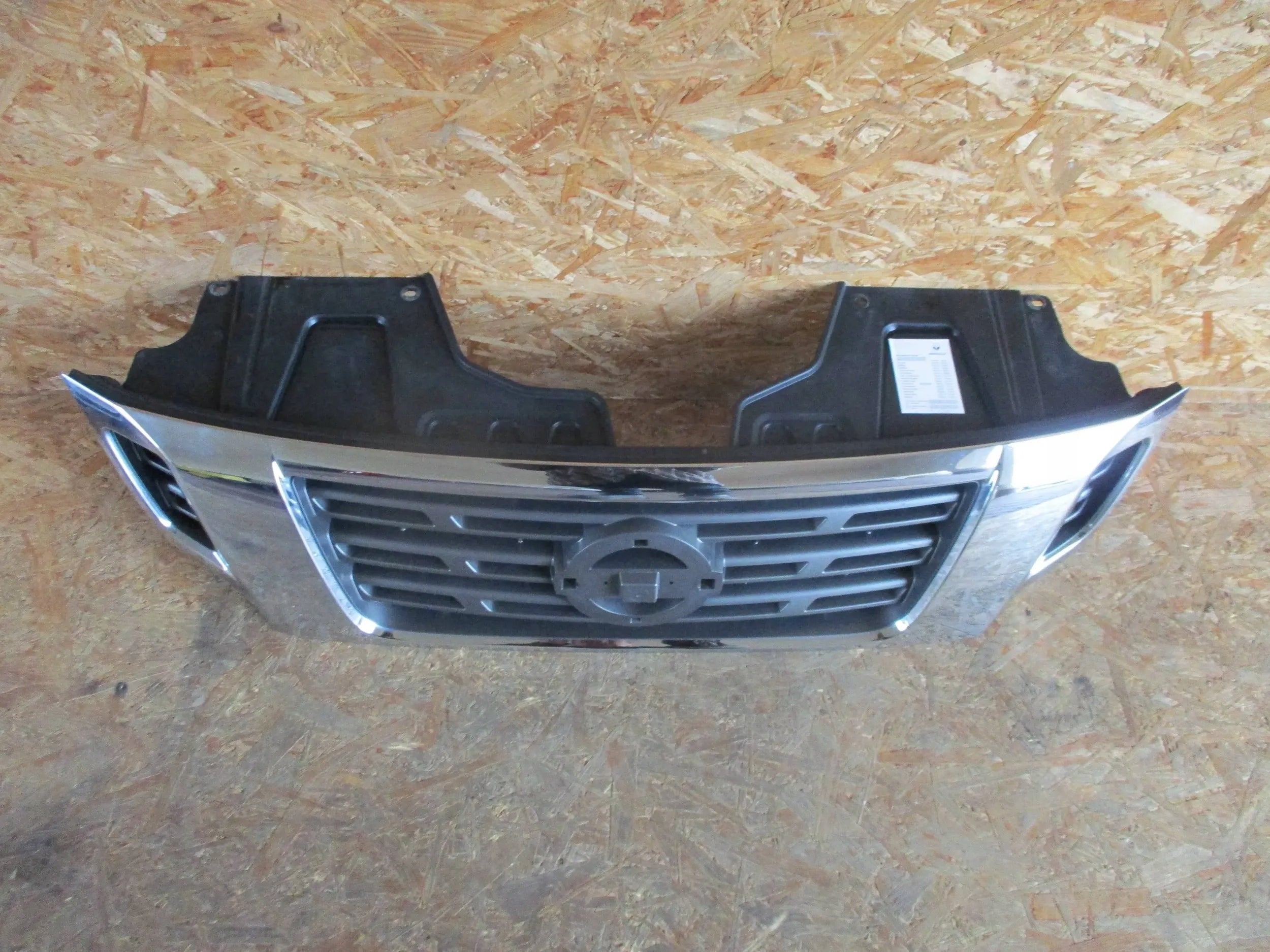 Kühlergrill Nissan NAVARA FRONTGRILL 623104KJ1H Kühlergitter