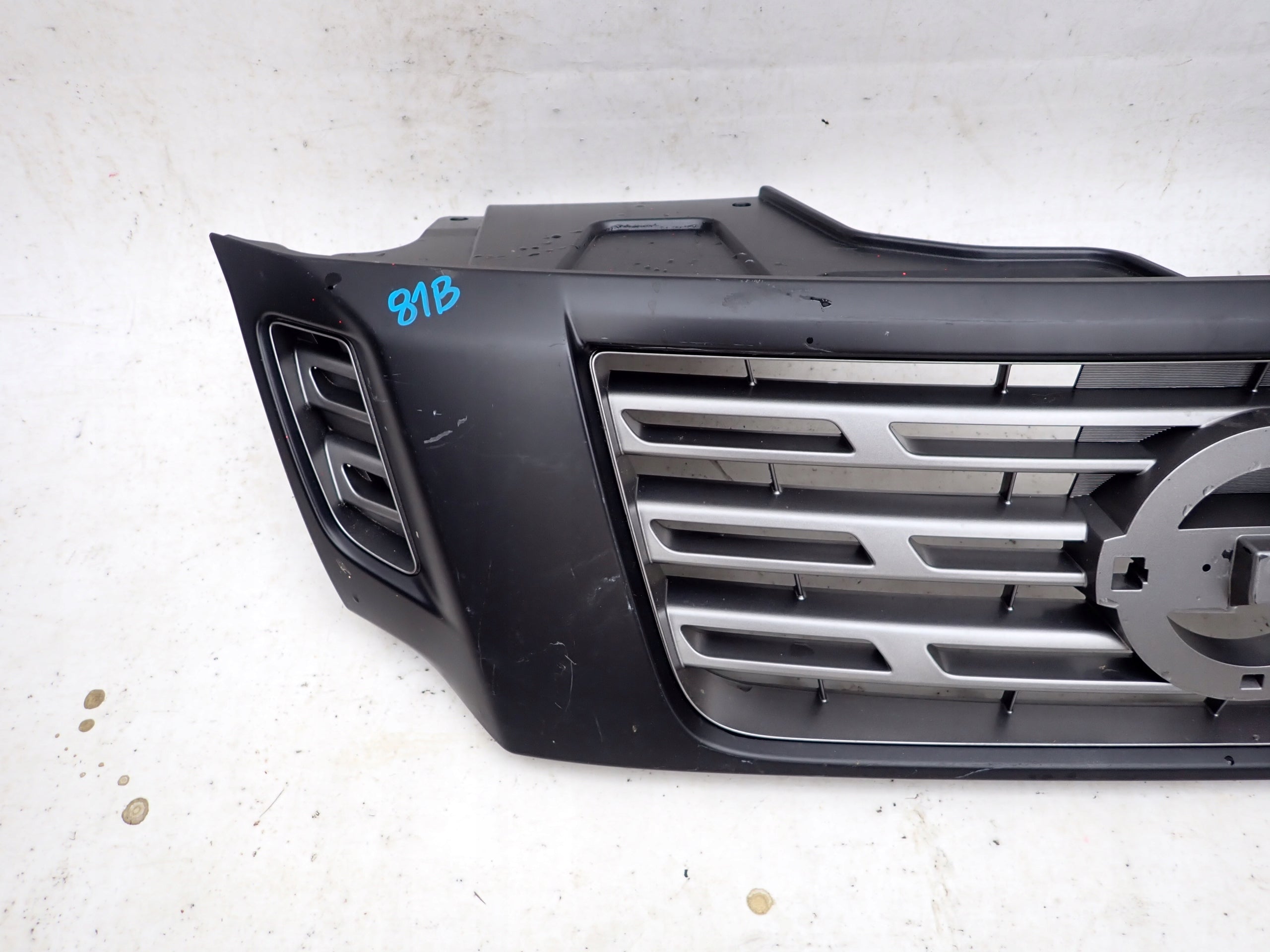 Kühlergrill Nissan NAVARA 4 FRONTGRILL 623105JU1B Kühlergitter