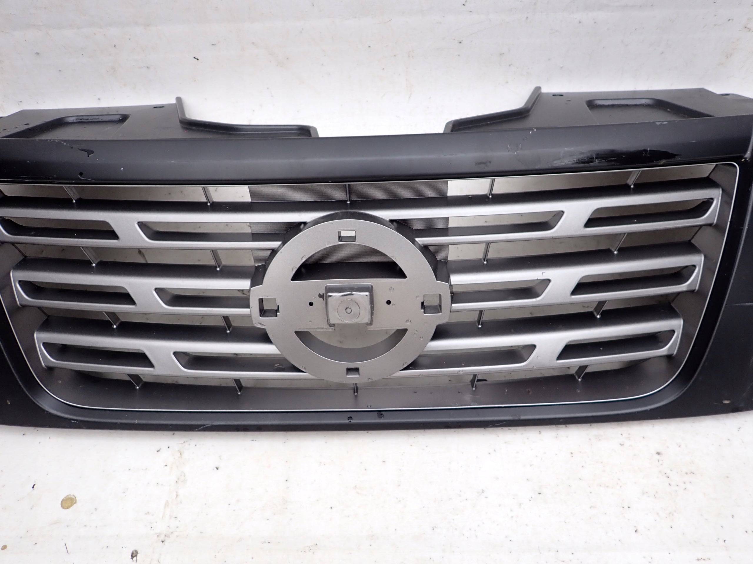 Kühlergrill Nissan NAVARA 4 FRONTGRILL 623105JU1B Kühlergitter