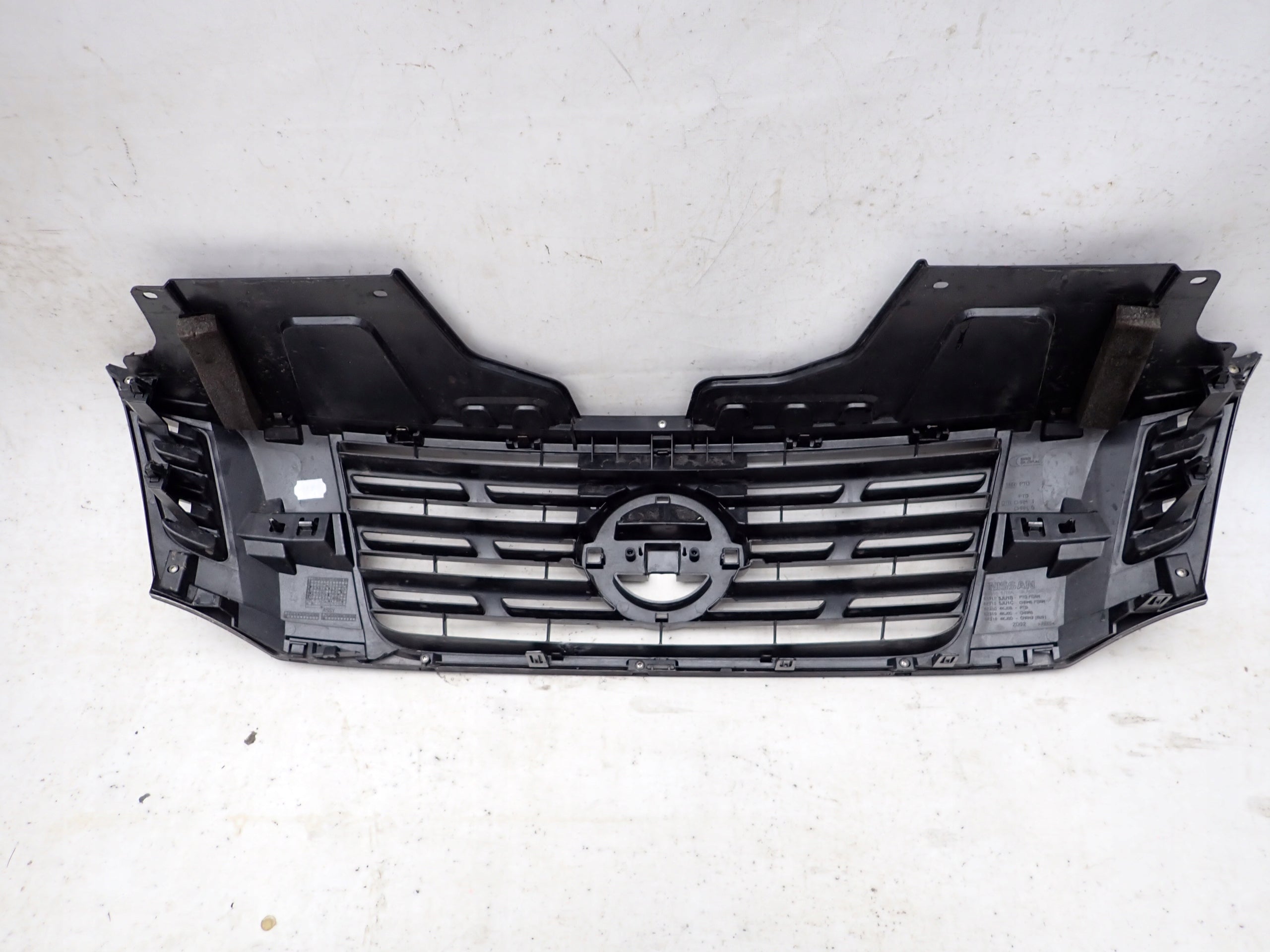 Kühlergrill Nissan NAVARA 4 FRONTGRILL 623105JU1B Kühlergitter