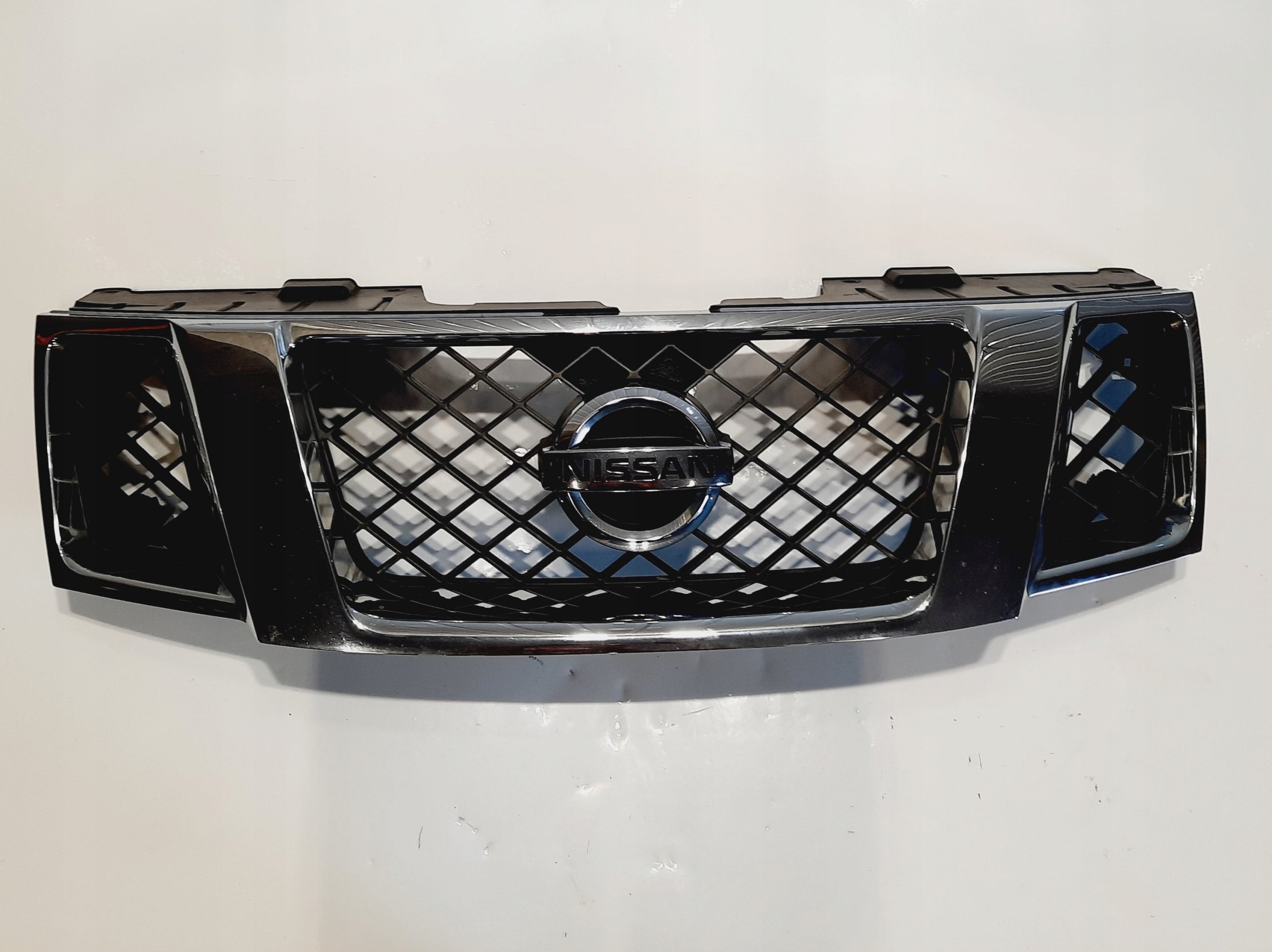 Kühlergrill Nissan NAVARA D40 FRONTGRILL 623105X00A Kühlergitter