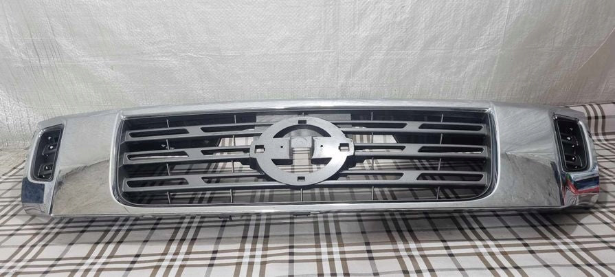 Kühlergrill Nissan NP300 NAVARA FRONTGRILL Kühlergitter