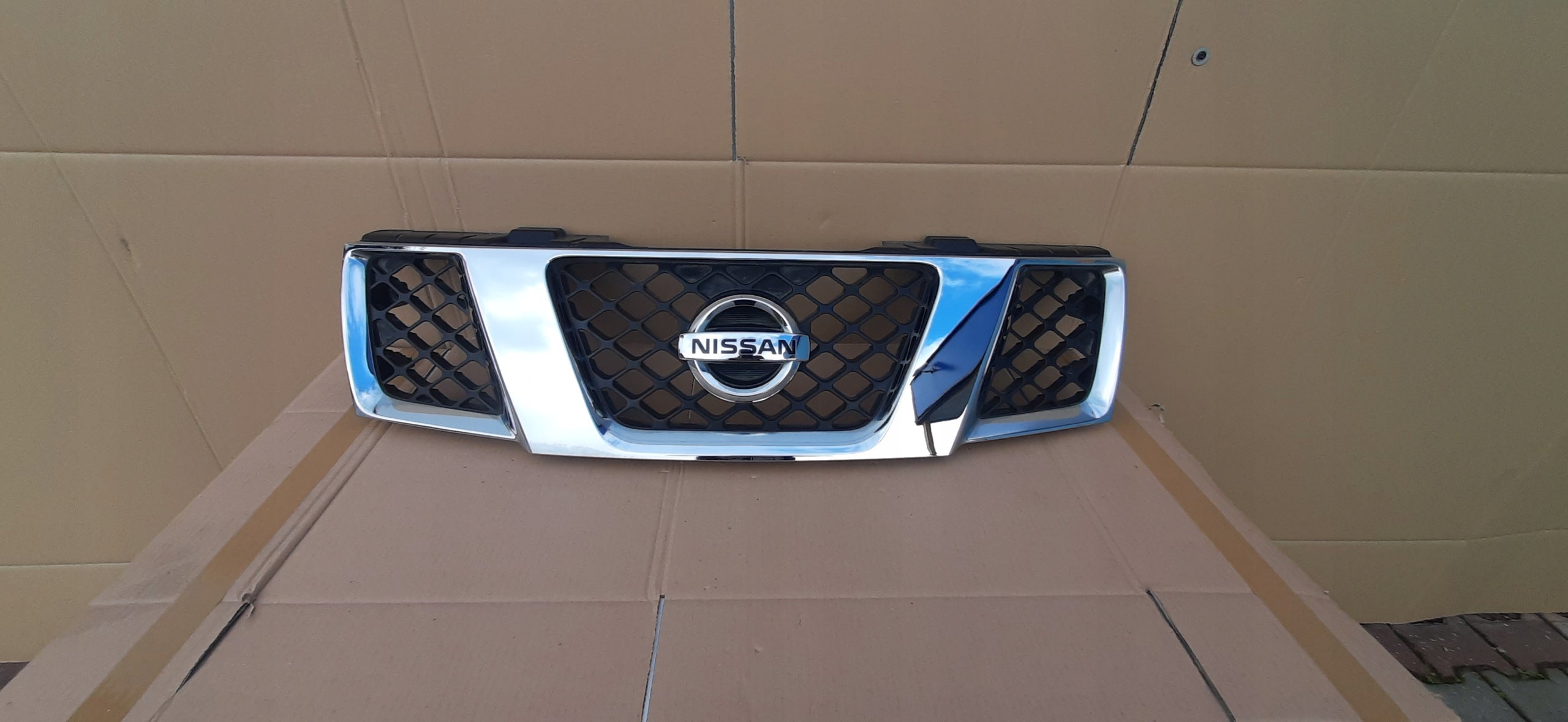 Kühlergrill Nissan PATHFINDER NAVARA FRONTGRILL Kühlergitter