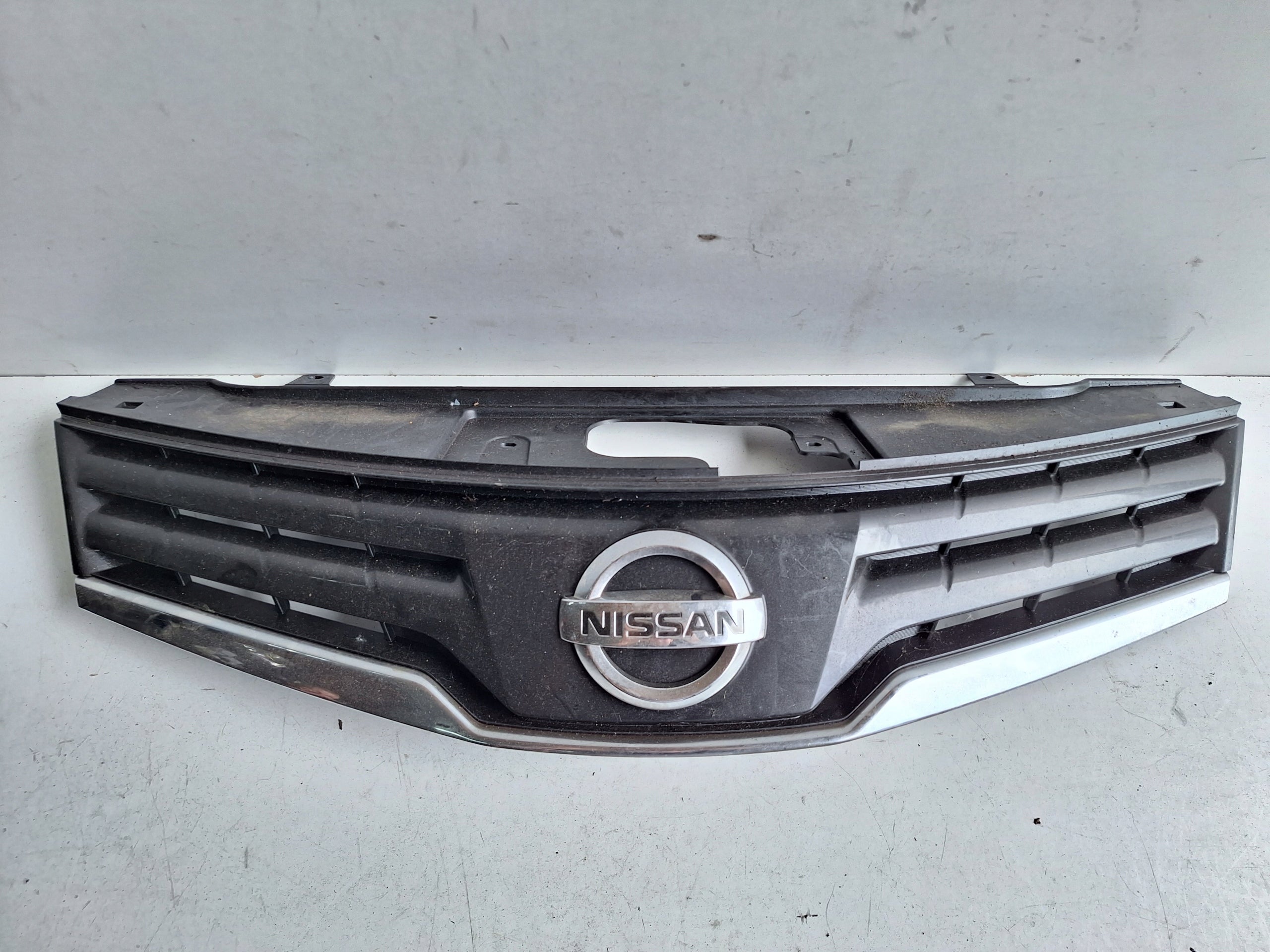 Kühlergrill Nissan NOTE E11 FRONTGRILL Kühlergitter