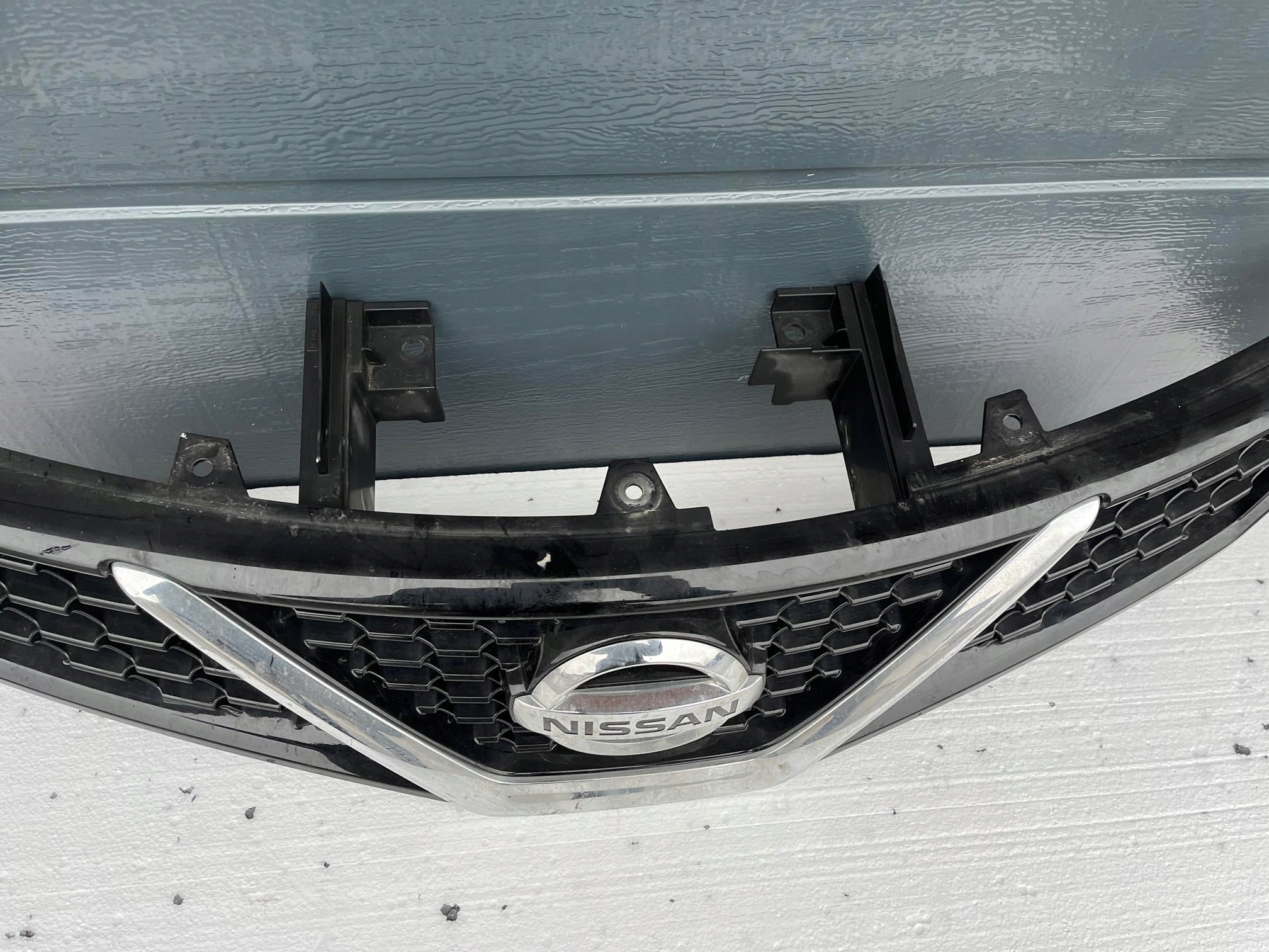 Kühlergrill Nissan PULSAR FRONTGRILL Kühlergitter