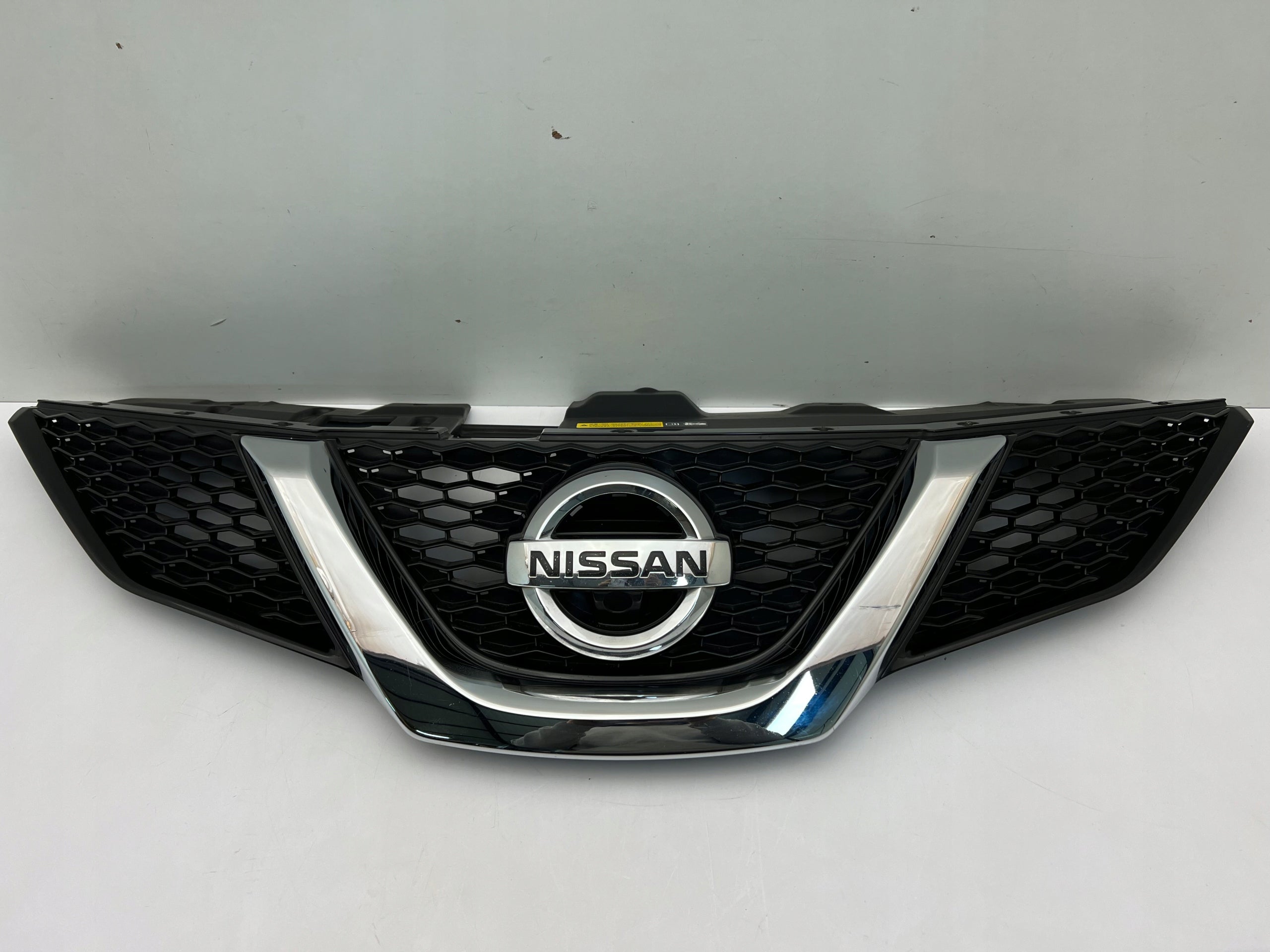 Kühlergrill Nissan QASHQAI J11 FRONTGRILL 623104EA1D Kühlergitter