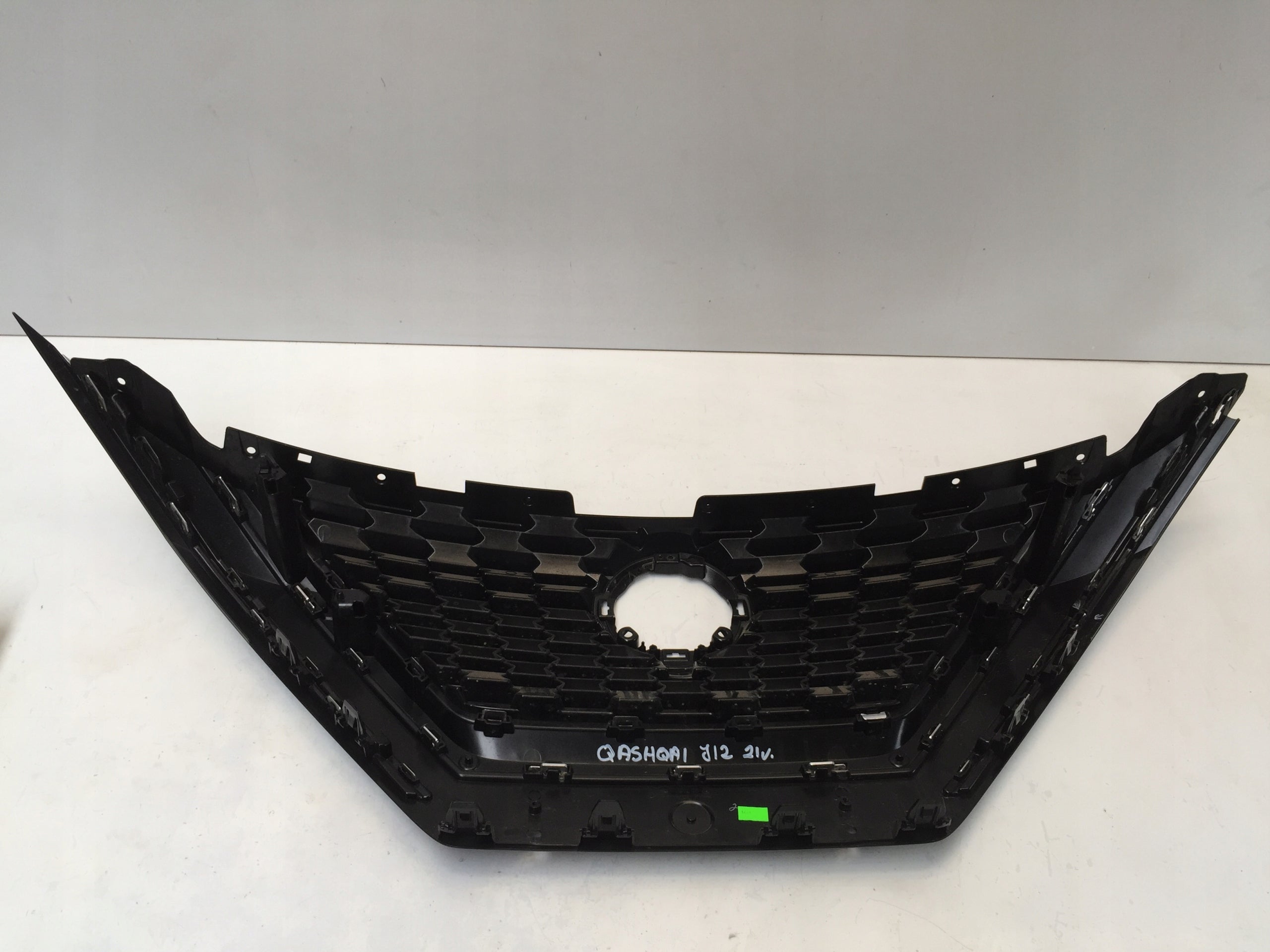 Kühlergrill Nissan J12 QASHQAI FRONTGRILL 623106UAA6 Kühlergitter