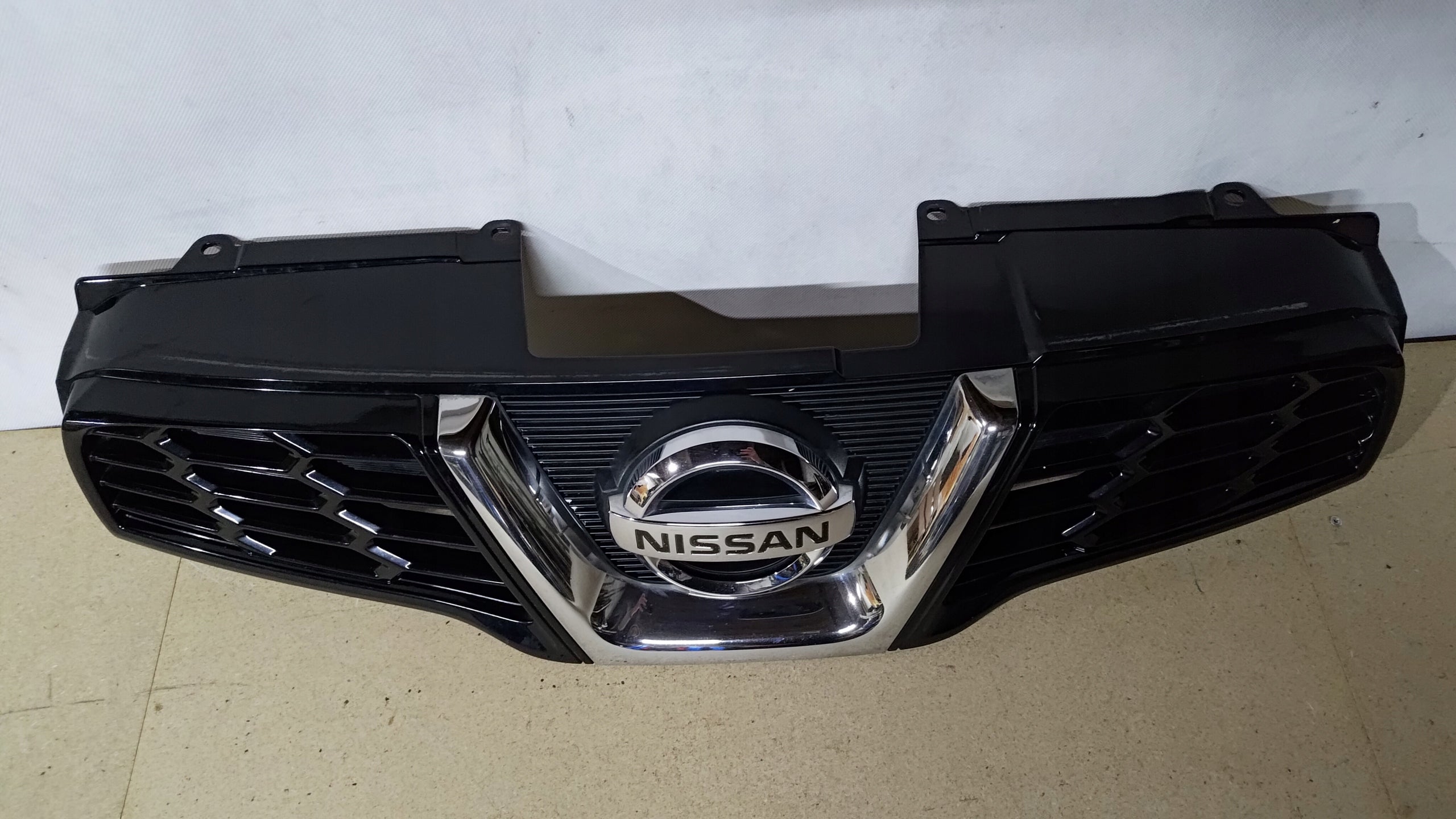 Kühlergrill Nissan QASHQAI J10 FRONTGRILL 62310BR00A Kühlergitter