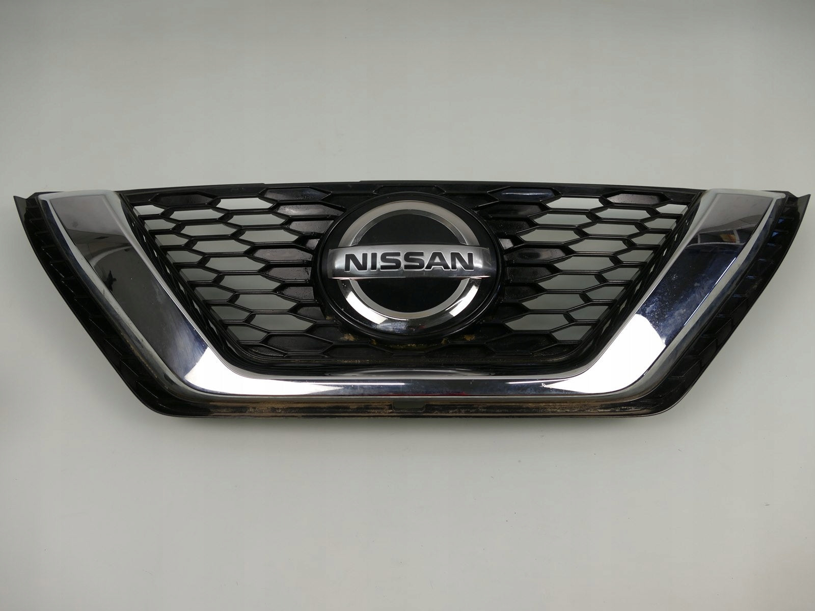 Kühlergrill Nissan QASHQAI J11 FRONTGRILL 62310HV3at Kühlergitter