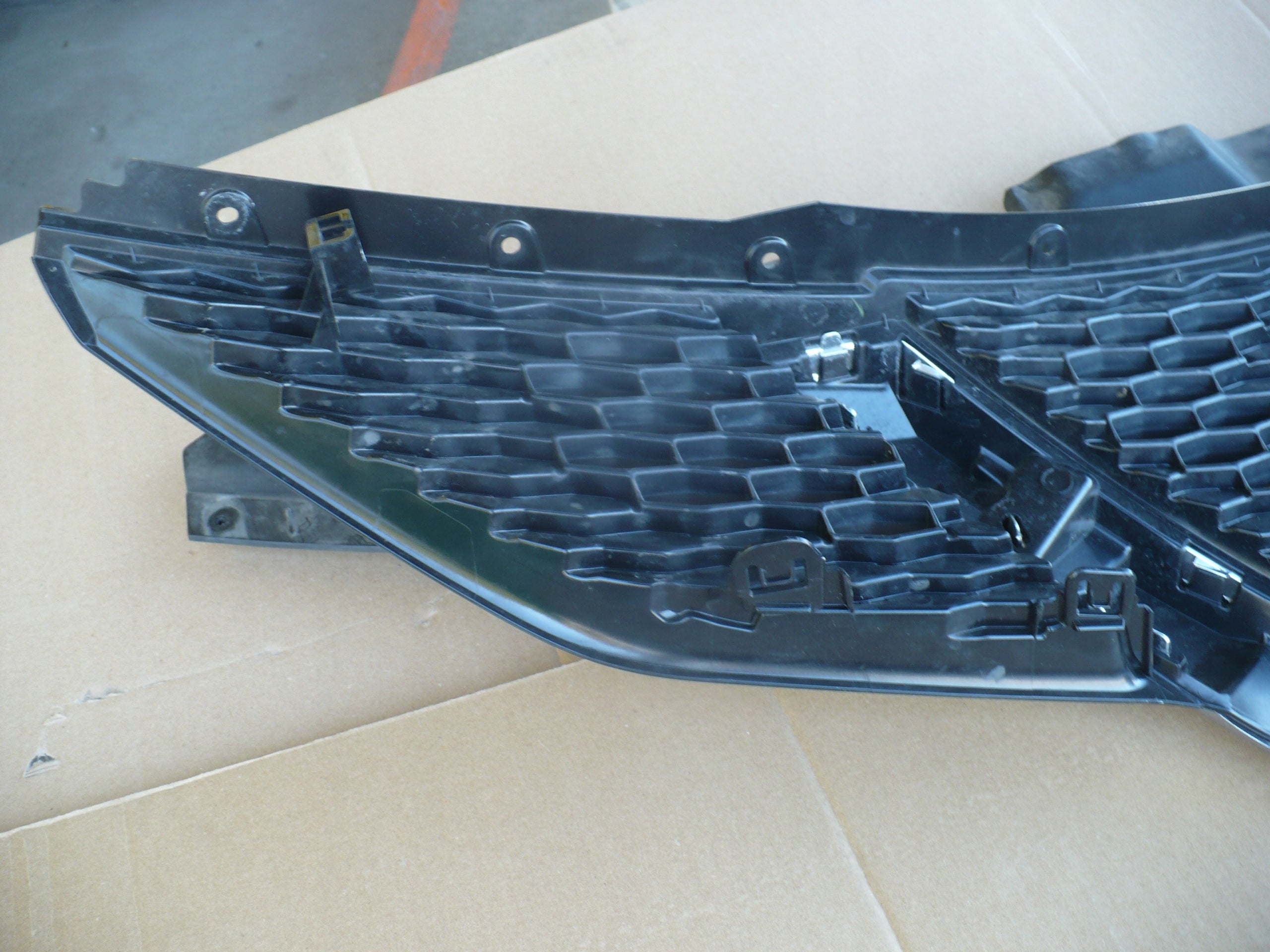 Kühlergrill Nissan 4 QASHQAI J11 FRONTGRILL 623124EA0D Kühlergitter