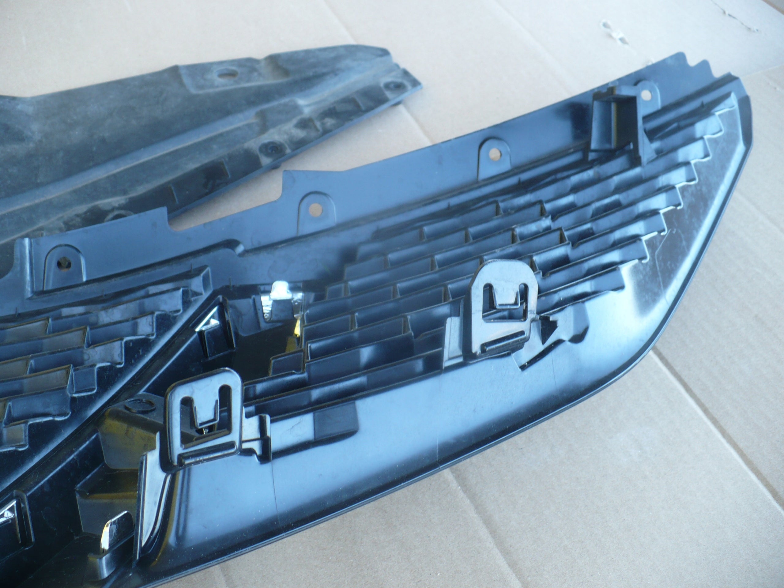 Kühlergrill Nissan 4 QASHQAI J11 FRONTGRILL 623124EA0D Kühlergitter