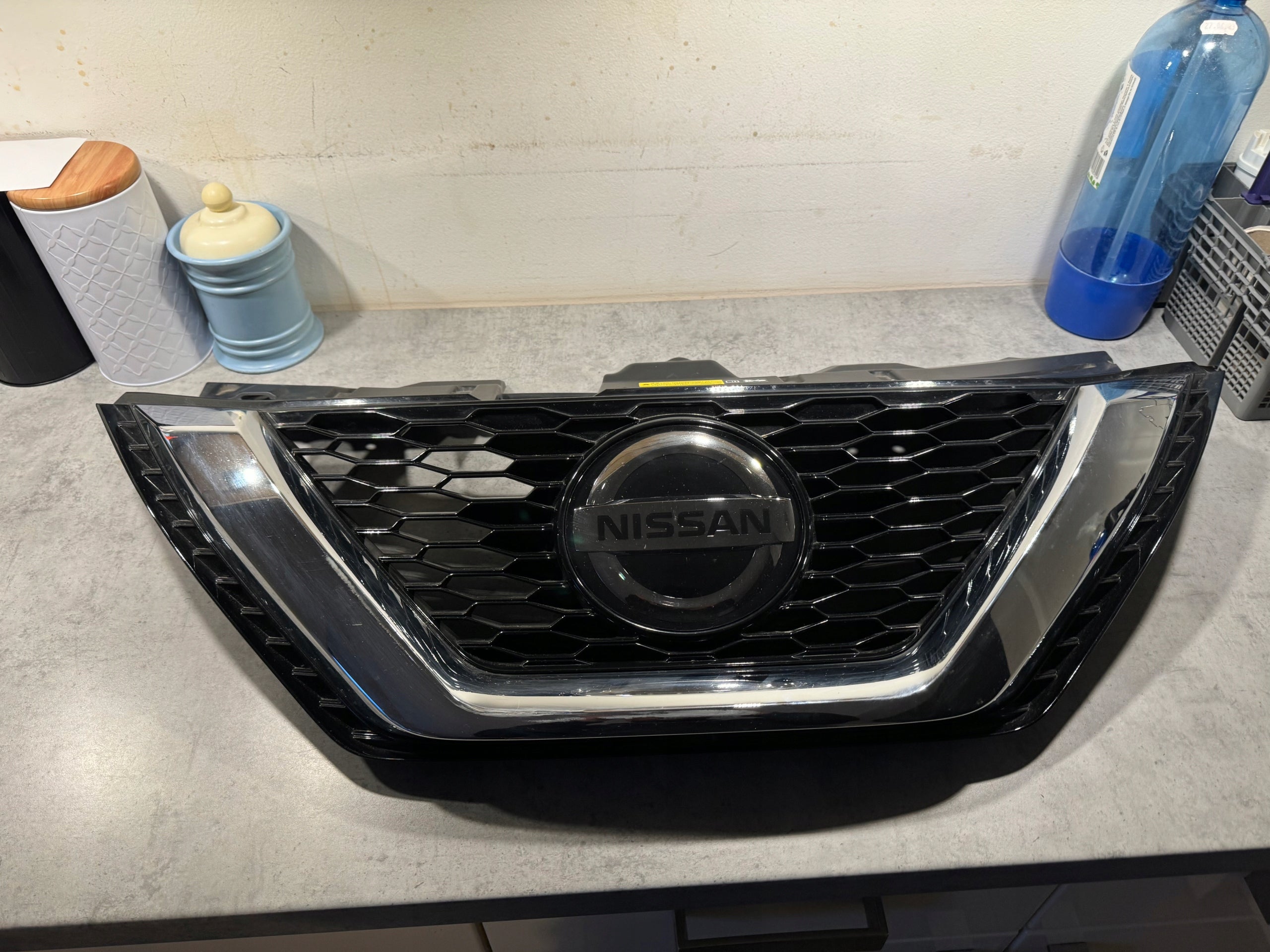 Kühlergrill Nissan J11 QASHQAI FRONTGRILL 62398HV80A Kühlergitter