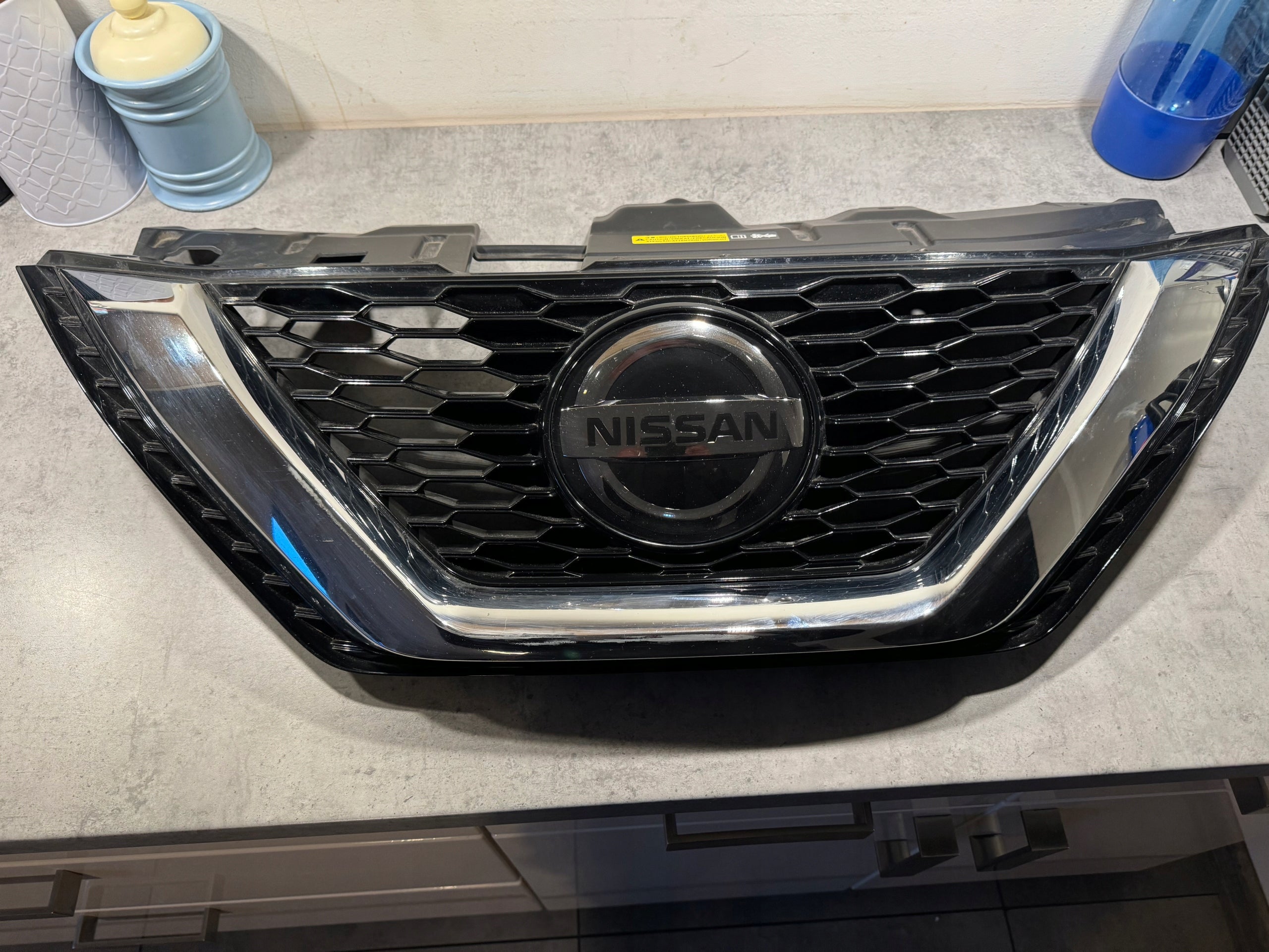 Kühlergrill Nissan J11 QASHQAI FRONTGRILL 62398HV80A Kühlergitter