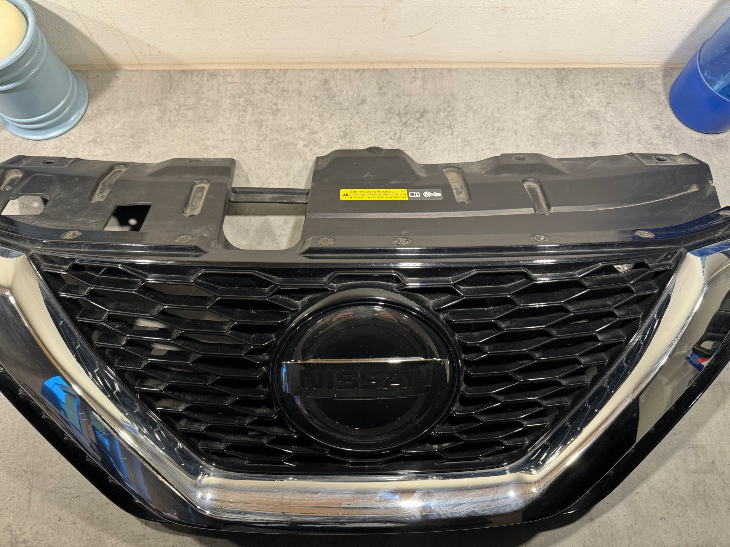 Kühlergrill Nissan J11 QASHQAI FRONTGRILL 62398HV80A Kühlergitter