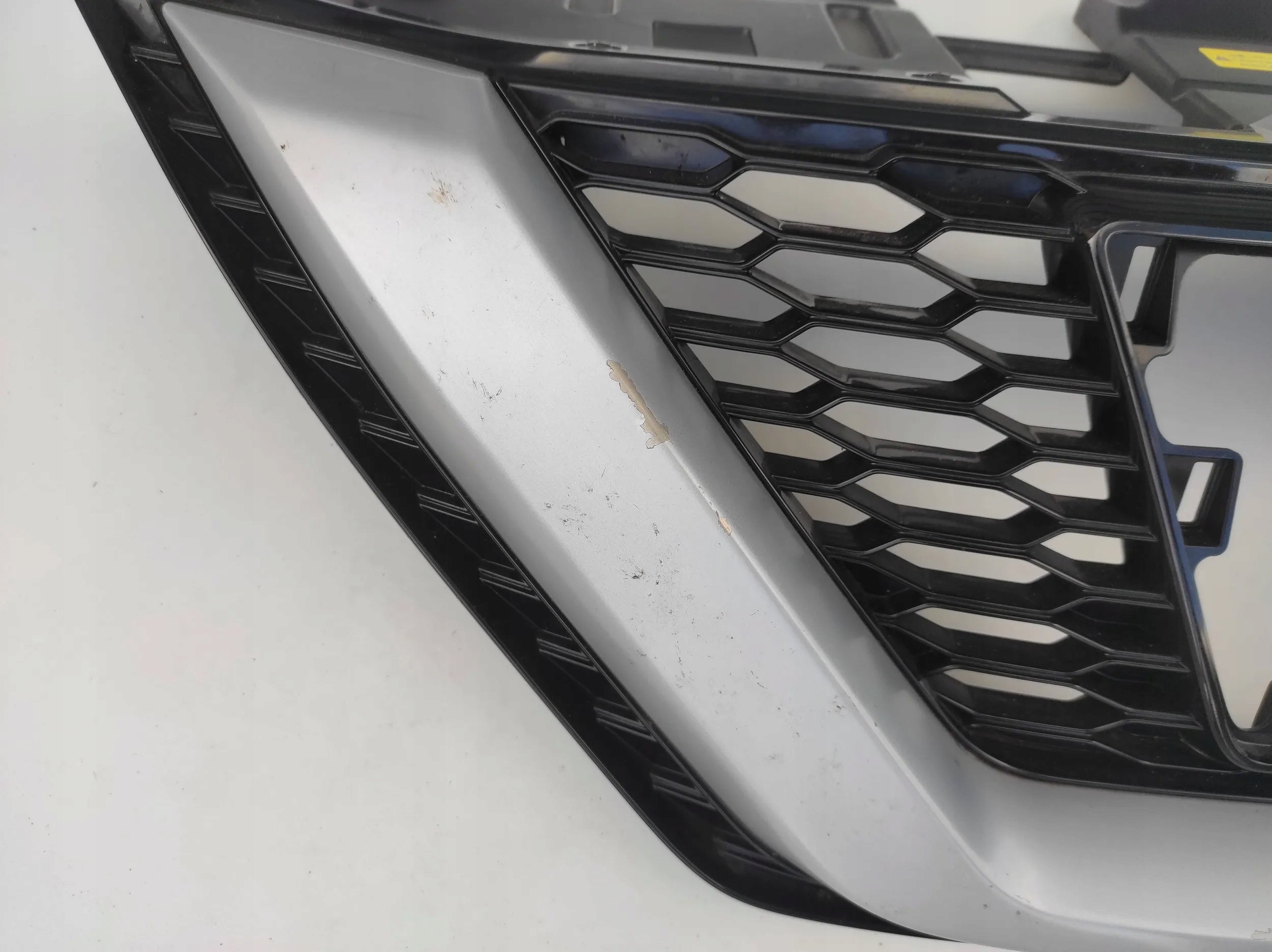 Kühlergrill Nissan J11 QASHQAI FRONTGRILL 62398HV00A Kühlergitter