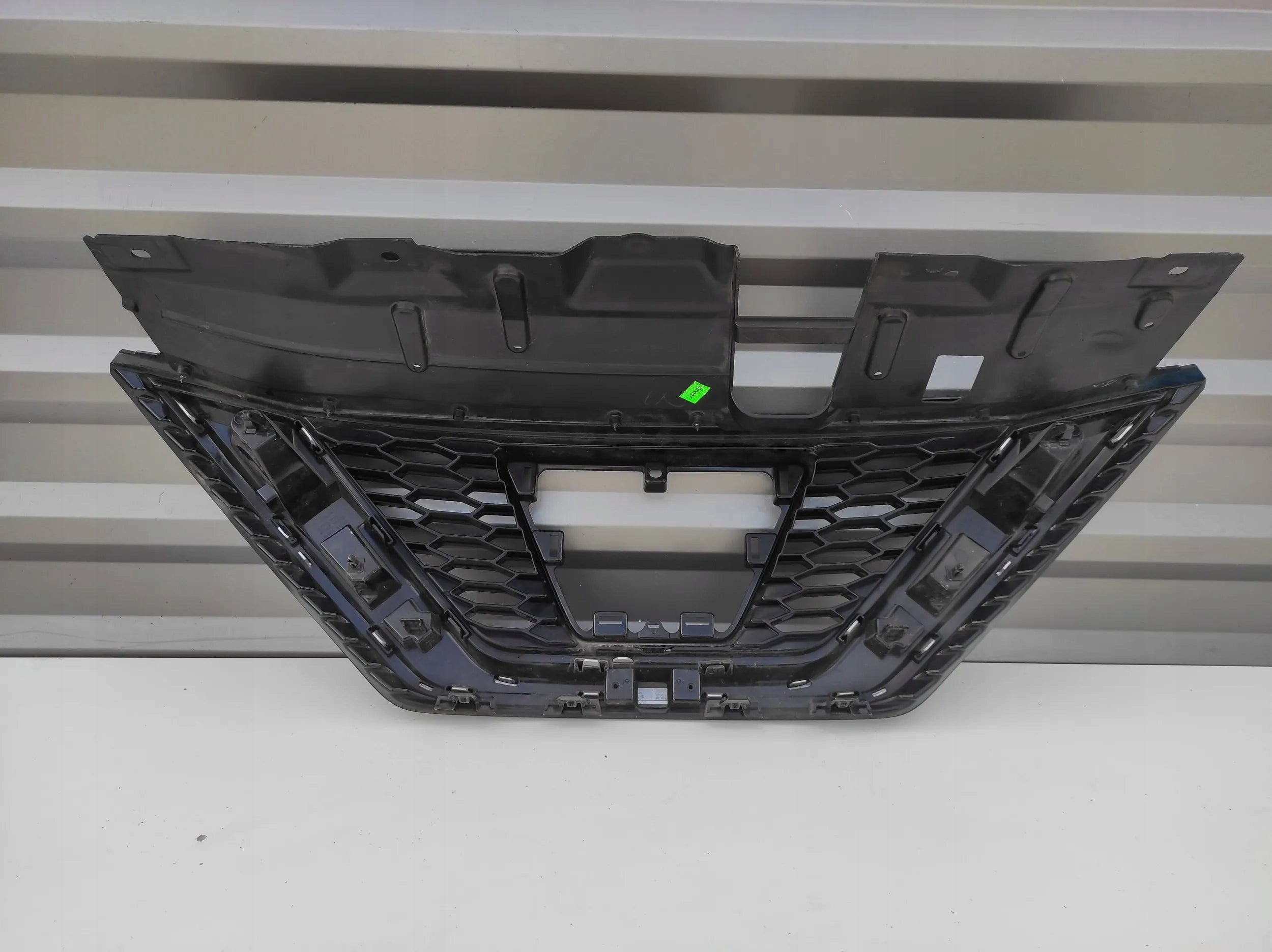 Kühlergrill Nissan J11 QASHQAI FRONTGRILL 62398HV00A Kühlergitter