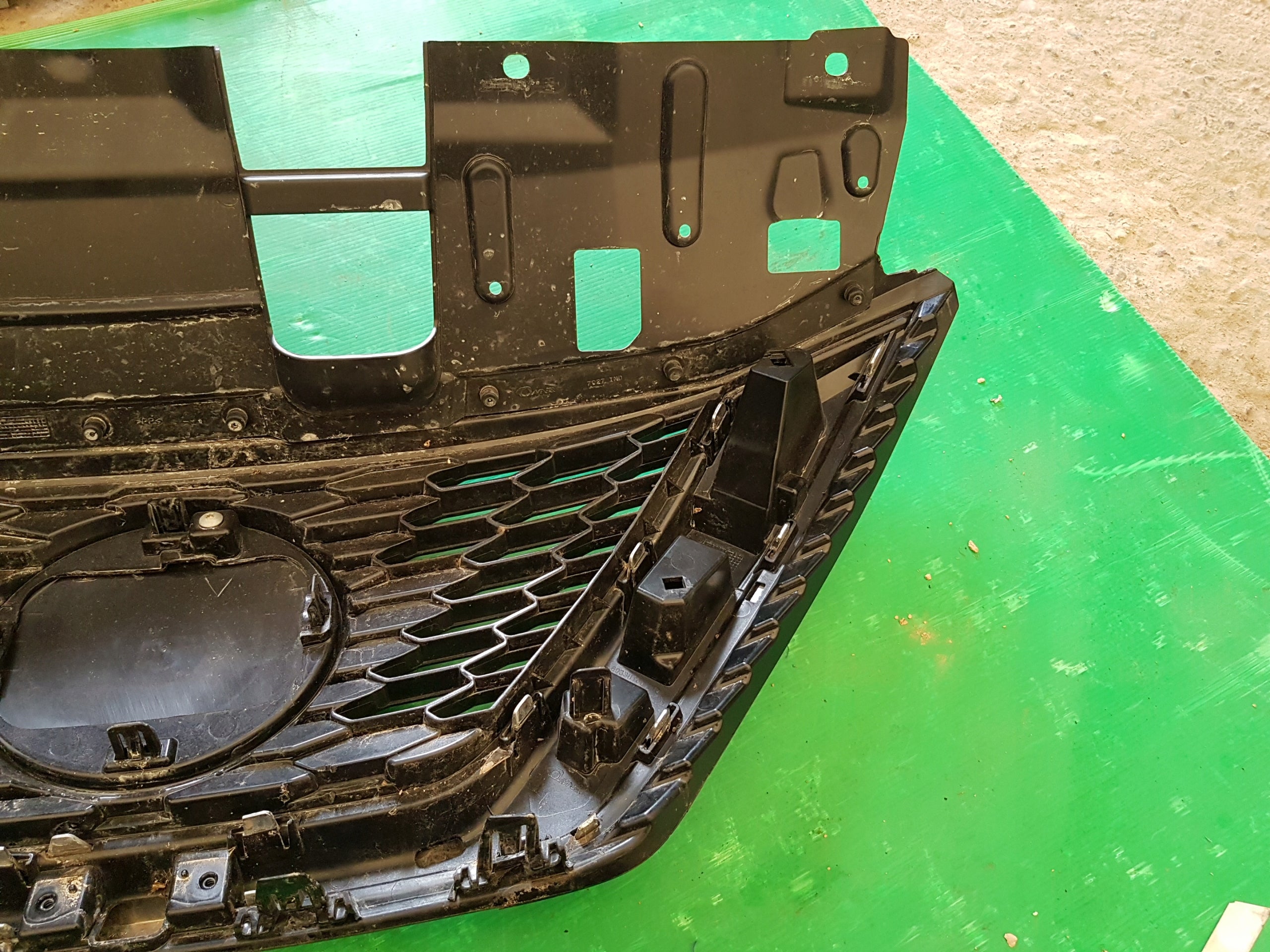 Kühlergrill Nissan QASHQAI J11 FRONTGRILL Kühlergitter