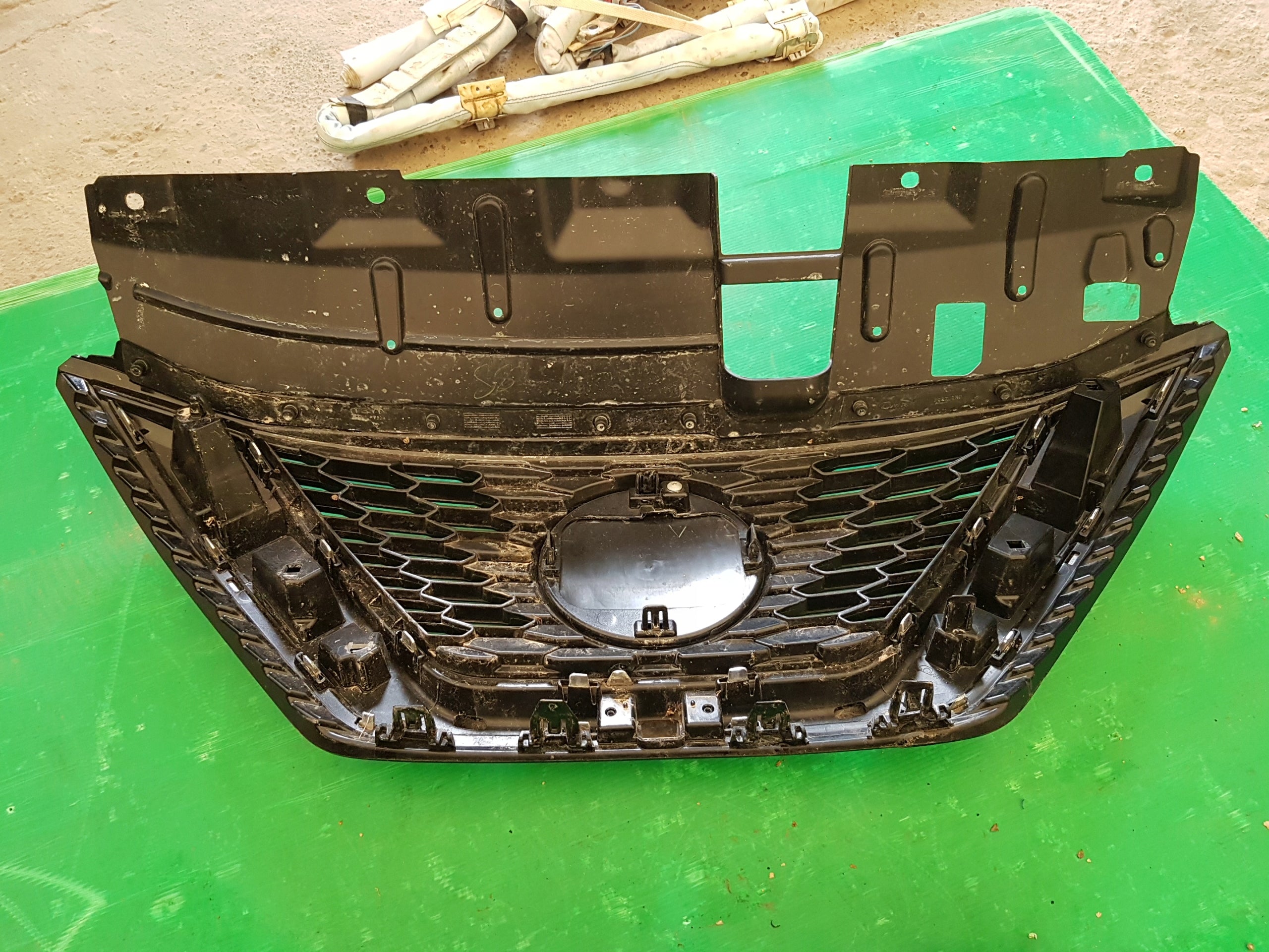 Kühlergrill Nissan QASHQAI J11 FRONTGRILL Kühlergitter