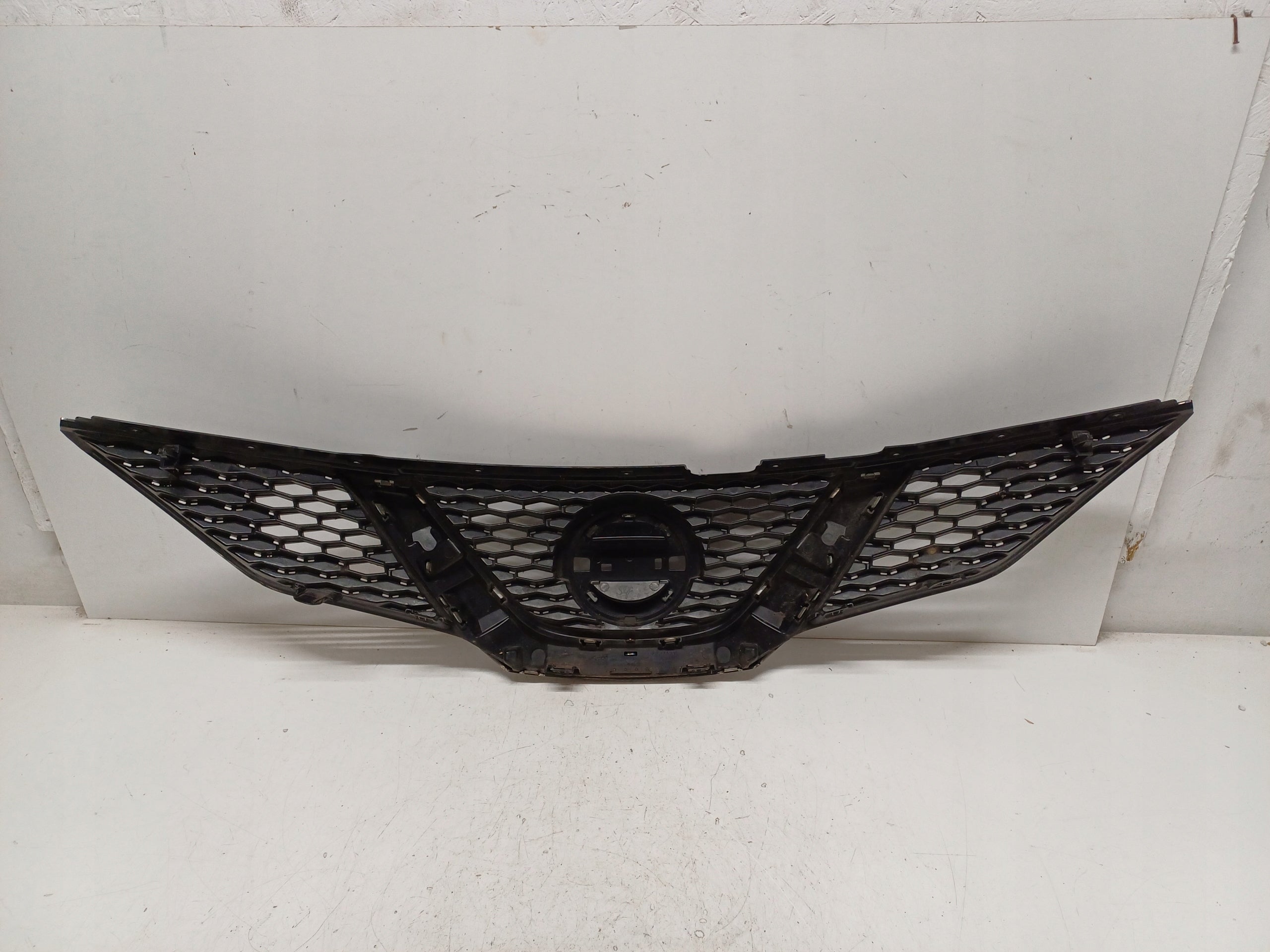 Kühlergrill Nissan J11 QASHQAI FRONTGRILL Kühlergitter