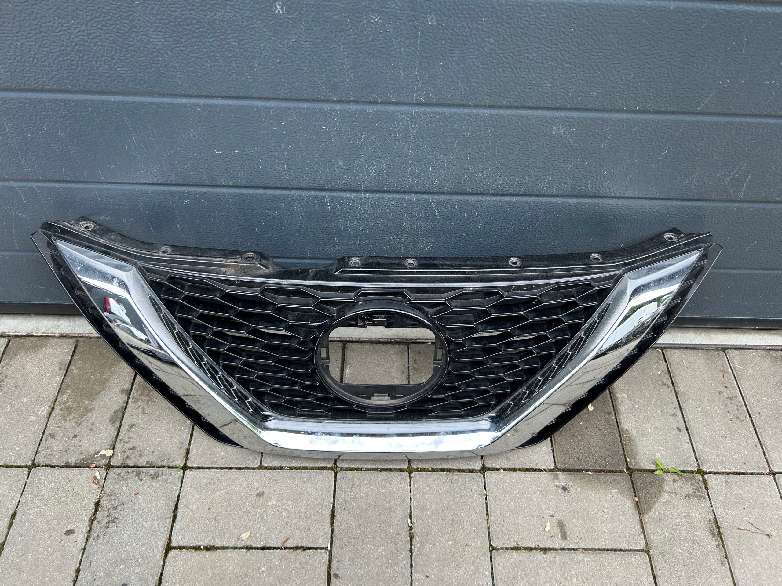 Kühlergrill Nissan QASHQAI J11 FRONTGRILL Kühlergitter