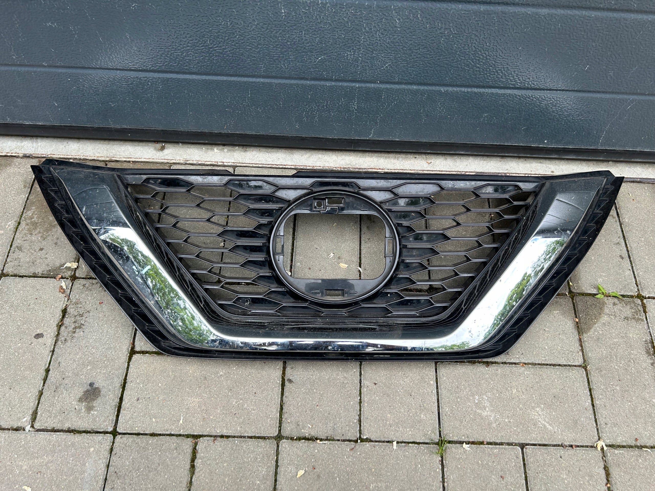 Kühlergrill Nissan QASHQAI J11 FRONTGRILL Kühlergitter