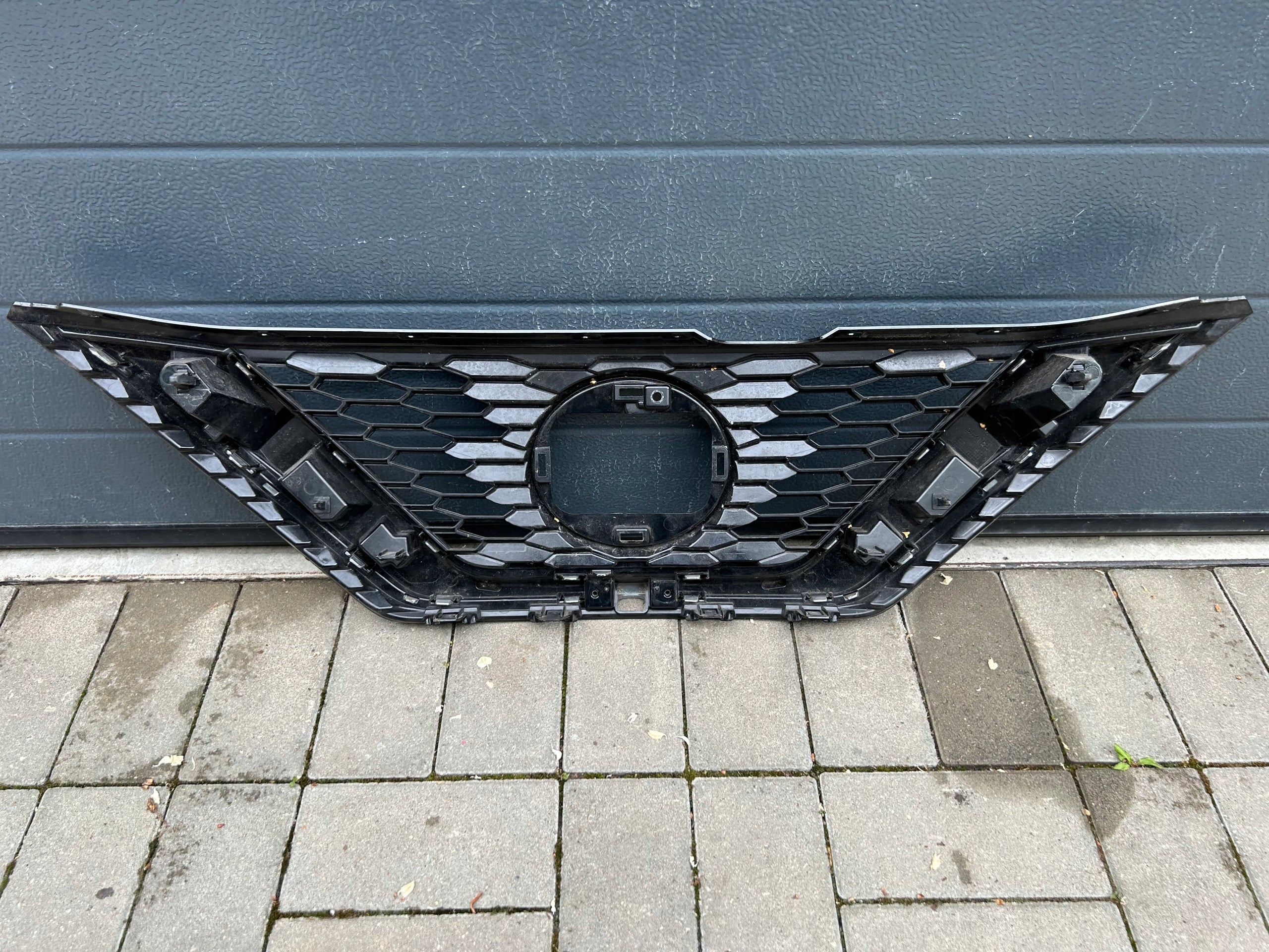 Kühlergrill Nissan QASHQAI J11 FRONTGRILL Kühlergitter