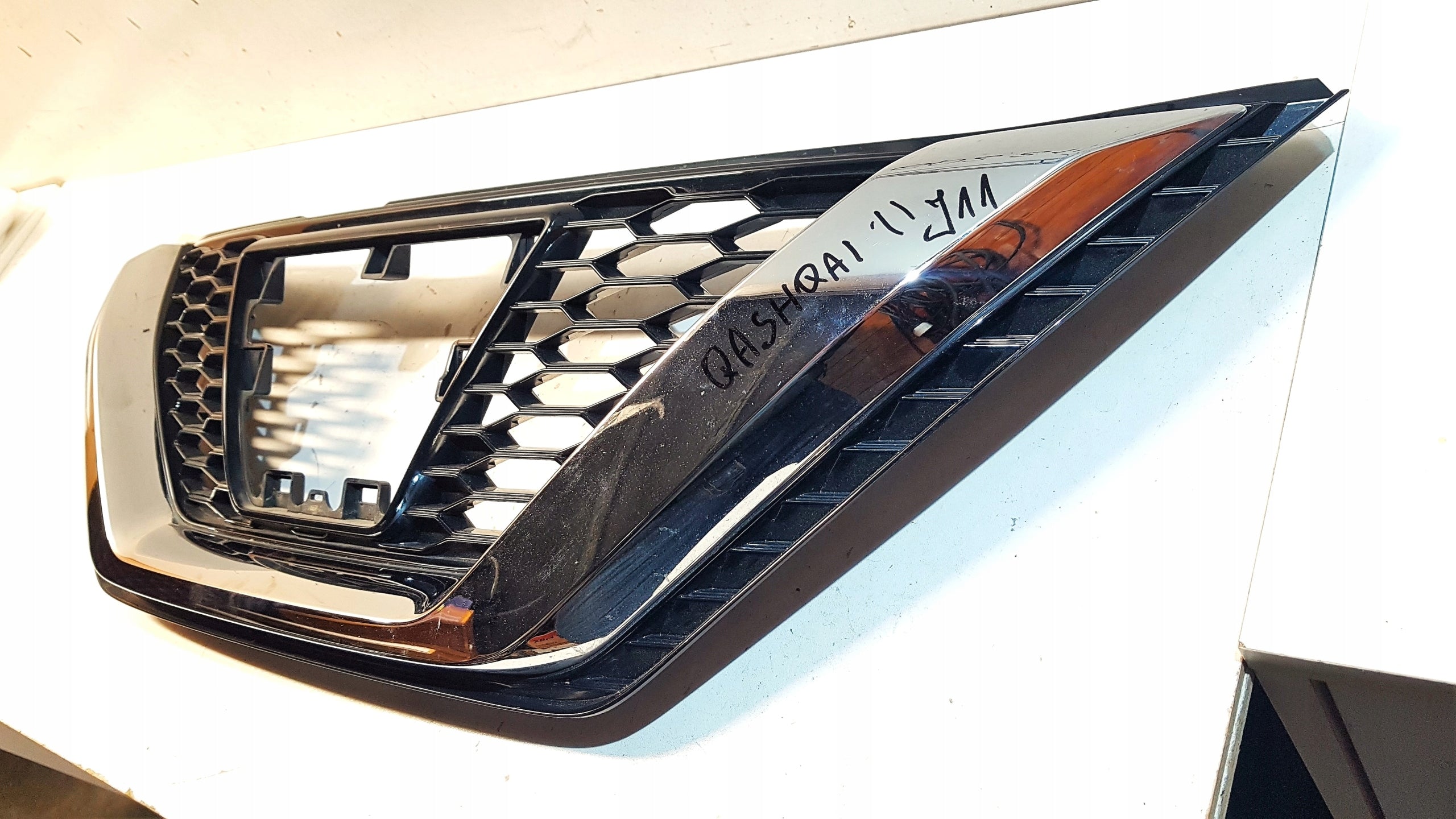 Kühlergrill Nissan QASHQAI J11 FRONTGRILL 62310HV00A Kühlergitter