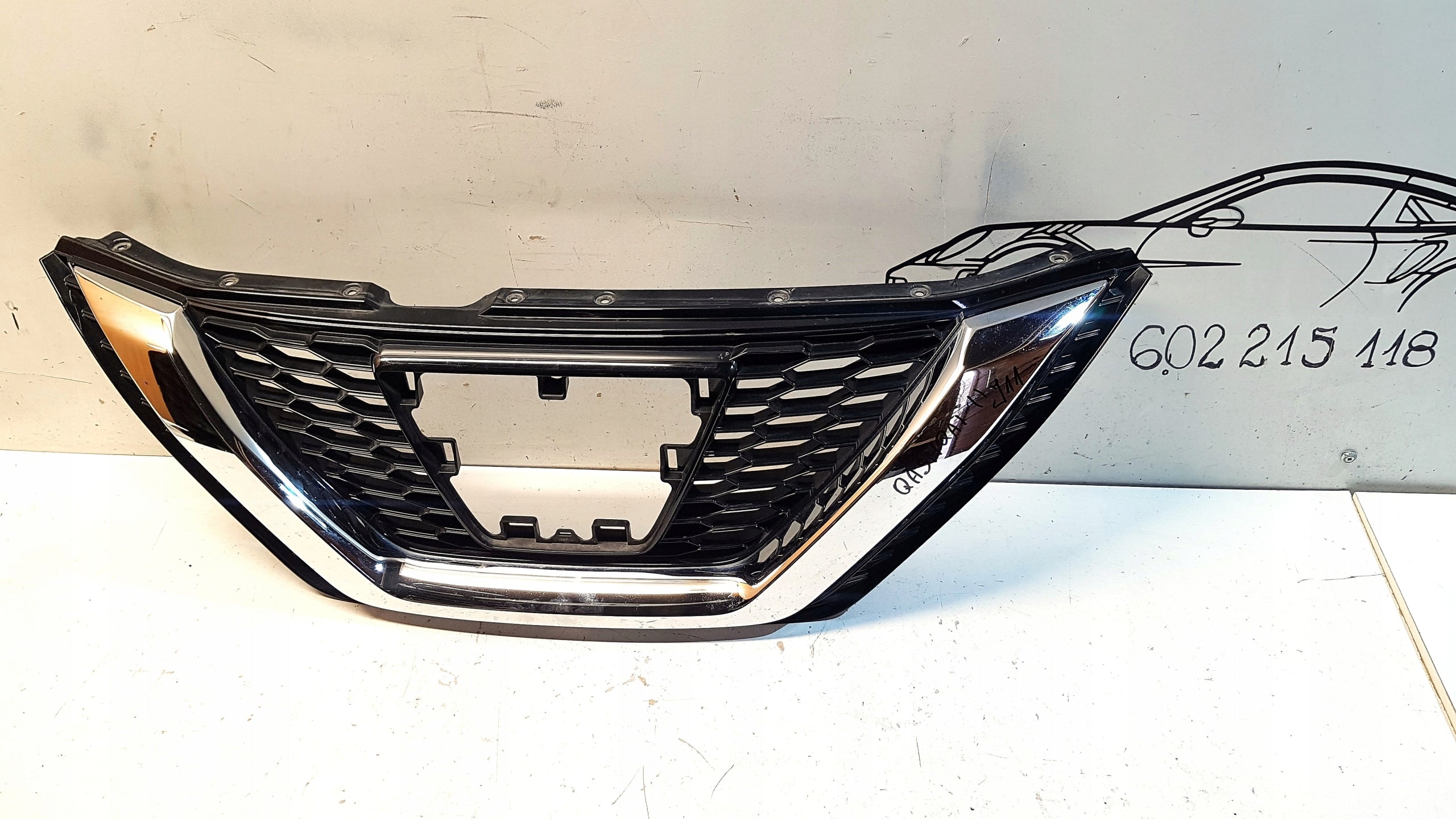 Kühlergrill Nissan QASHQAI J11 FRONTGRILL 62310HV00A Kühlergitter