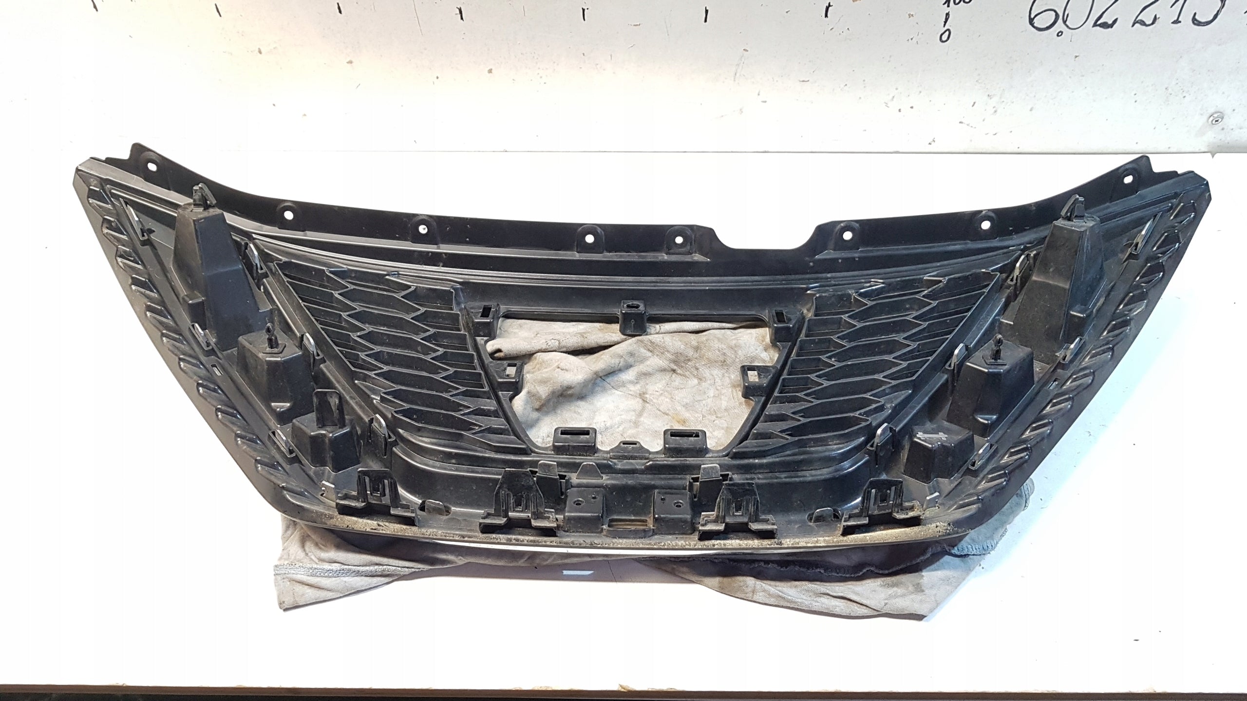 Kühlergrill Nissan QASHQAI J11 FRONTGRILL 62310HV00A Kühlergitter