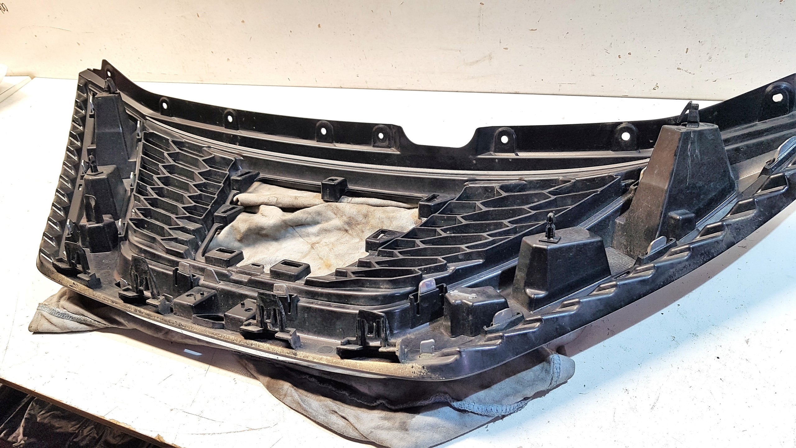 Kühlergrill Nissan QASHQAI J11 FRONTGRILL 62310HV00A Kühlergitter