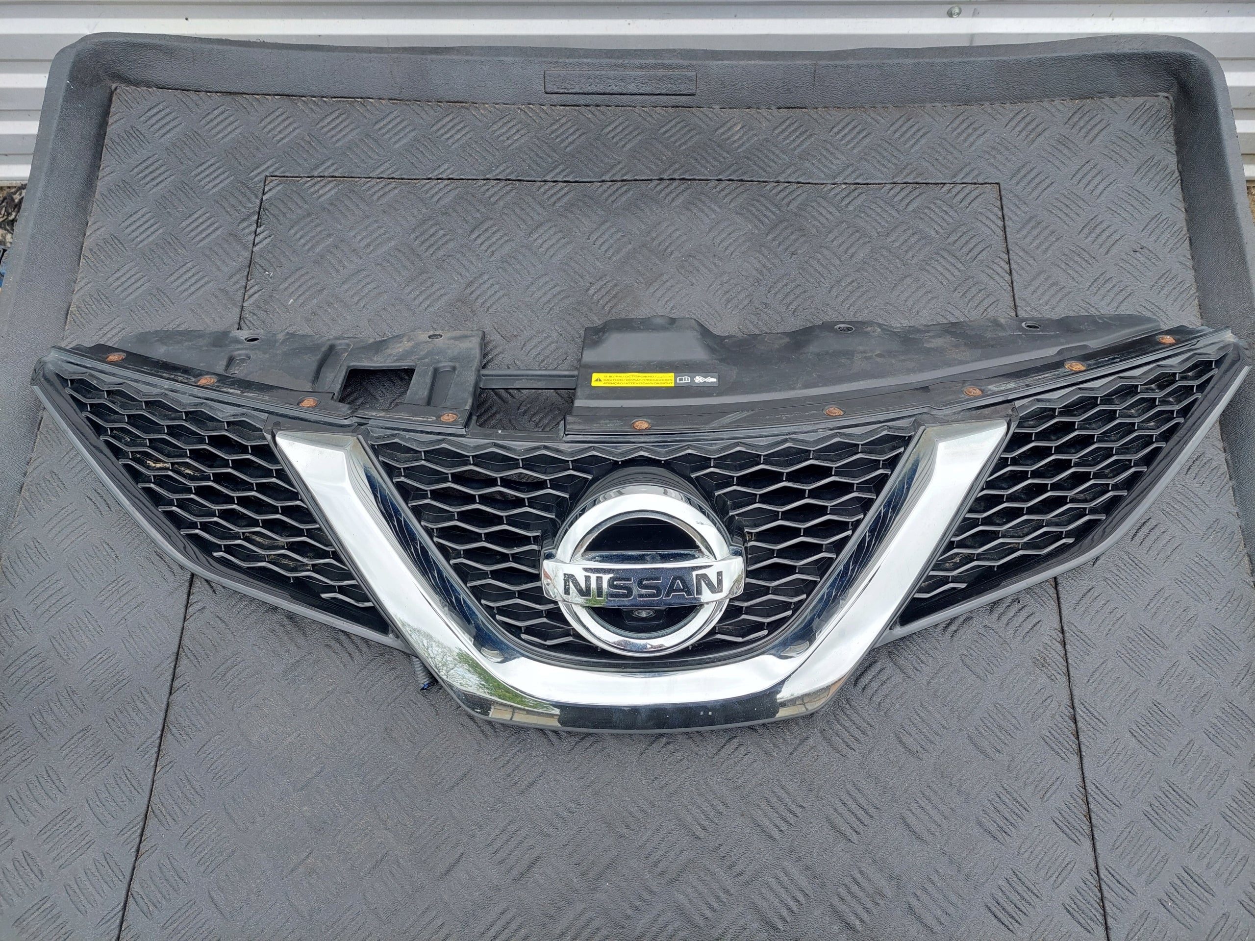 Kühlergrill Nissan J11 QASHQAI FRONTGRILL Kühlergitter