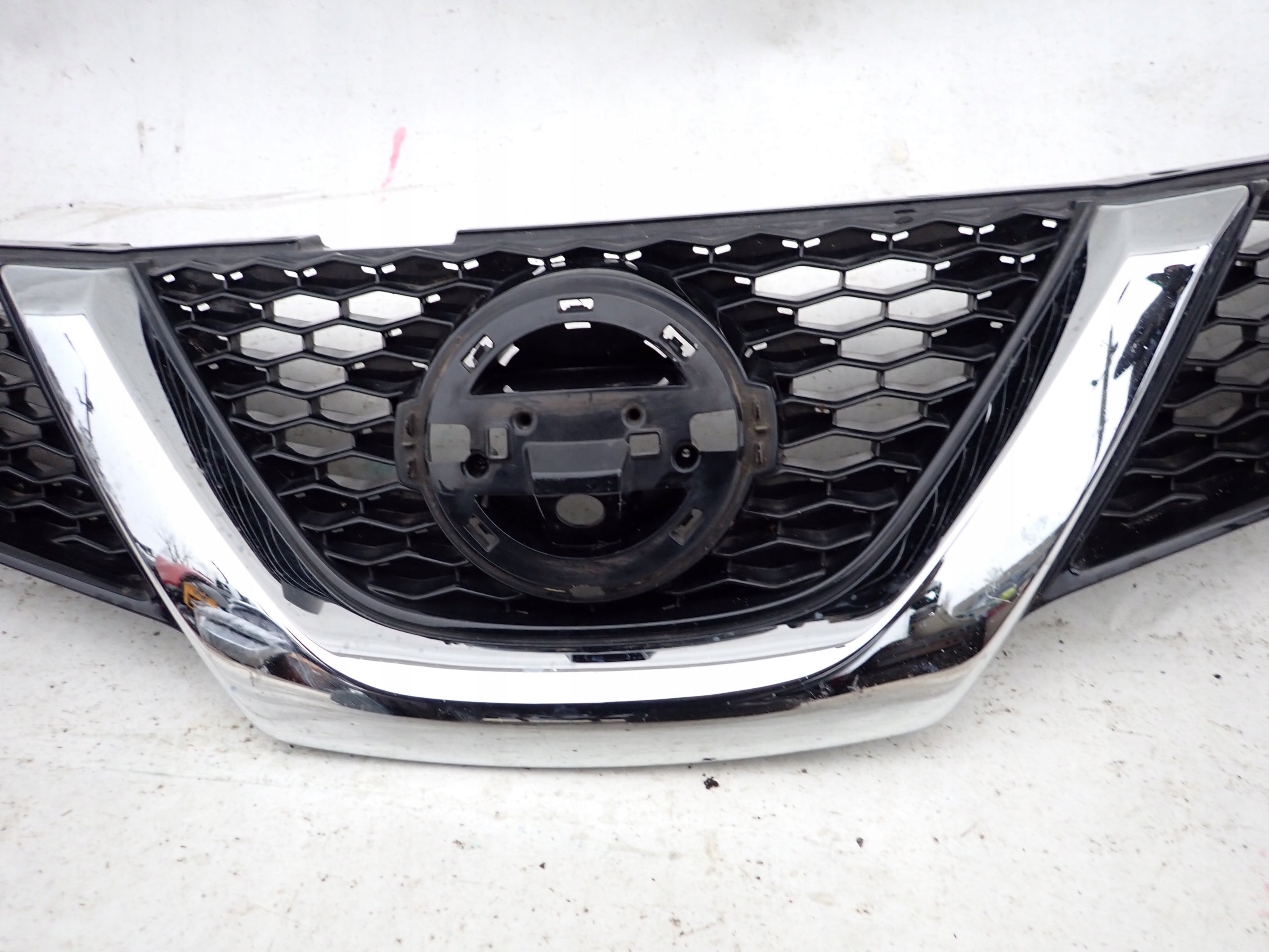 Kühlergrill Nissan QASHQAI FRONTGRILL 623104EA1D Kühlergitter