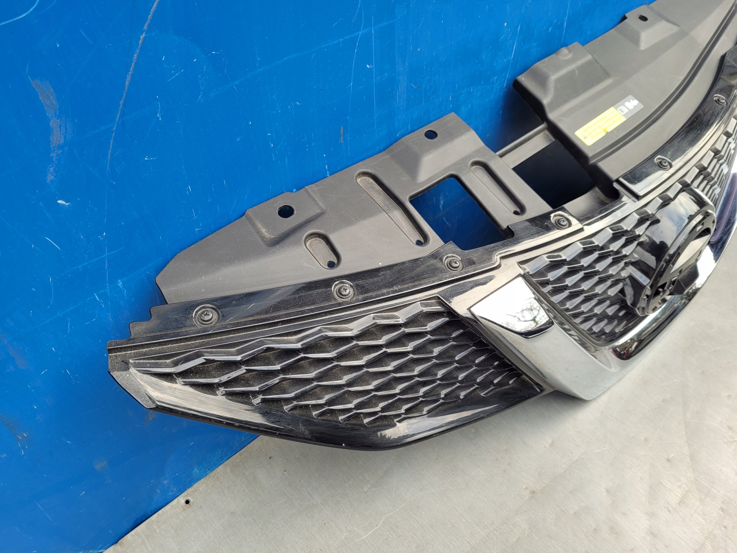 Kühlergrill Nissan J11 QASHQAI FRONTGRILL 623104EA2D Kühlergitter