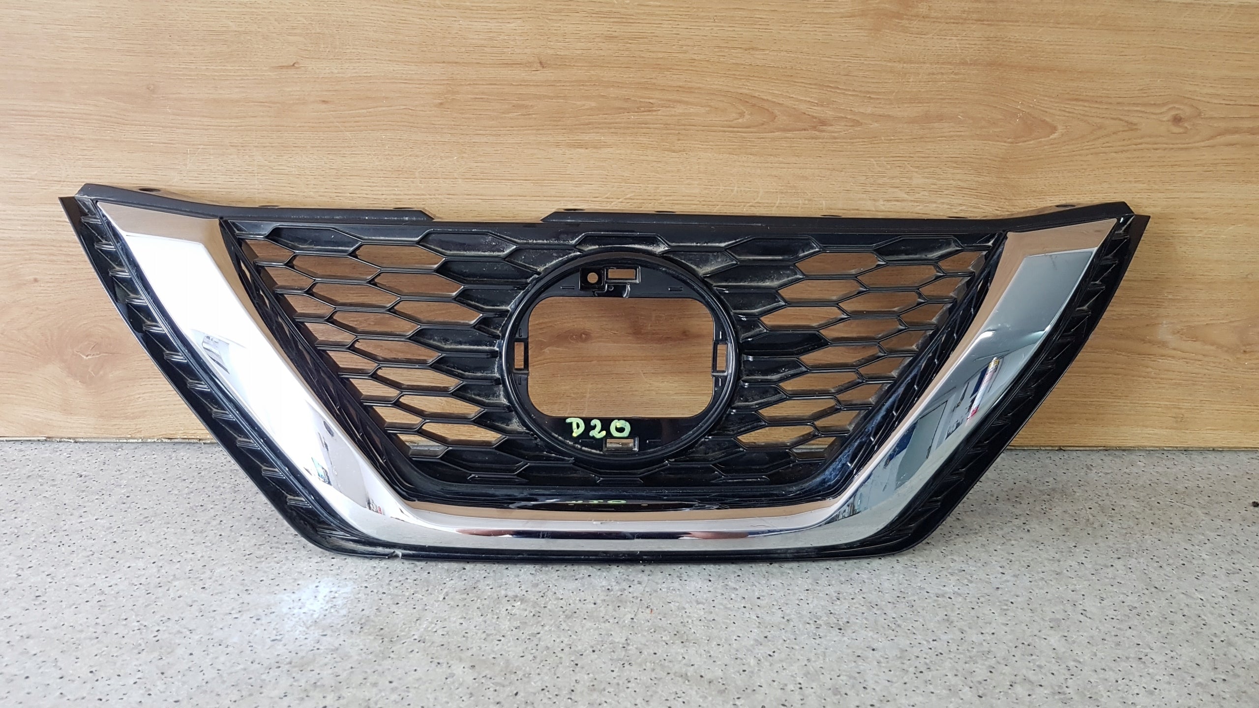 Kühlergrill Nissan J11 QASHQAI FRONTGRILL 62310HV3OE Kühlergitter