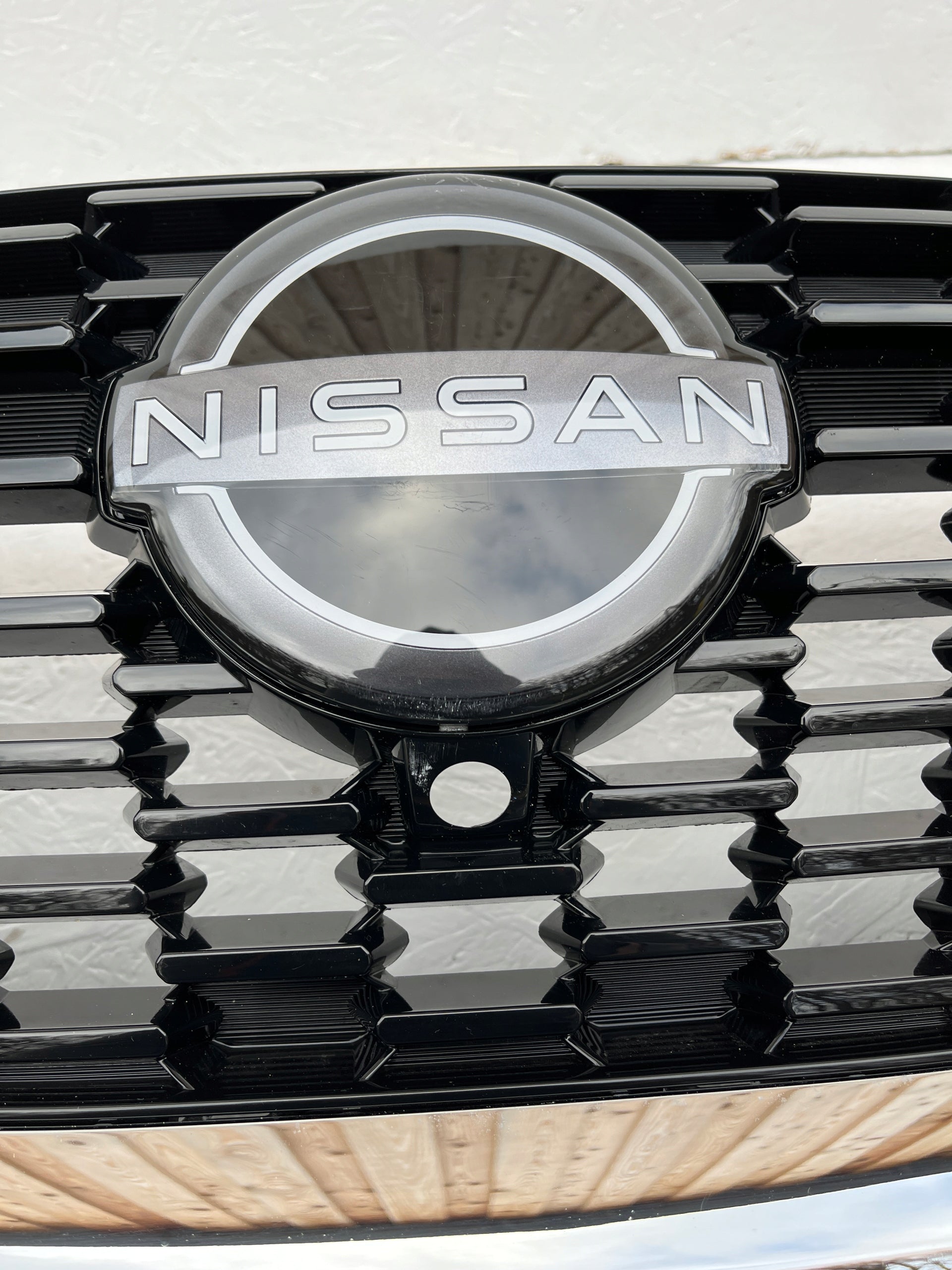 Kühlergrill Nissan J12 QASHQAI FRONTGRILL 623106UAAt Kühlergitter